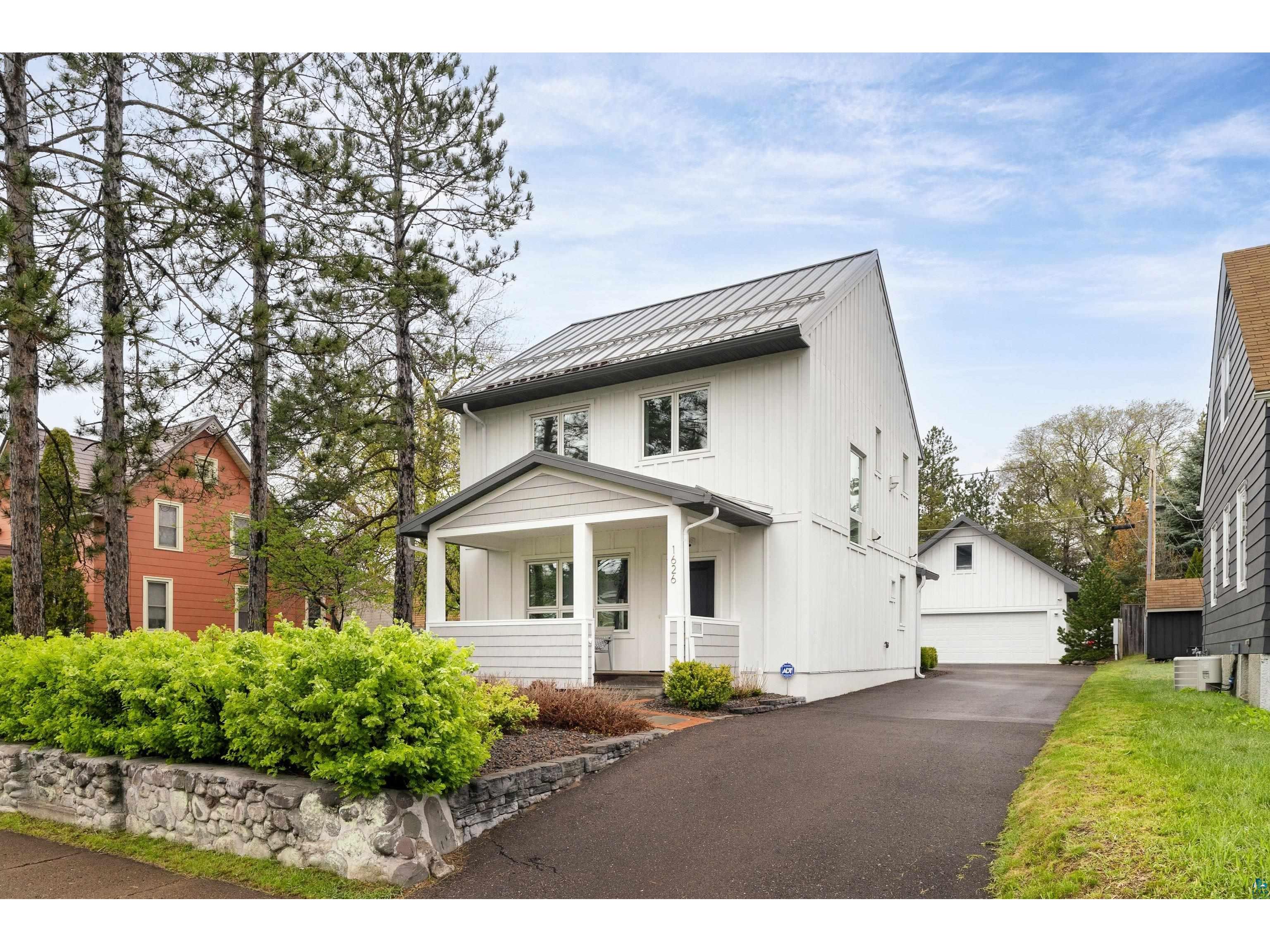 1626 Minnesota Ave Duluth MN 55802 - Lake Superior 6113727 image1