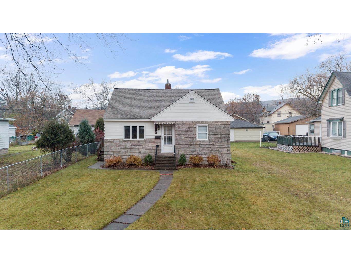 17 S 65th Ave W Duluth MN 55807 6117012 image1