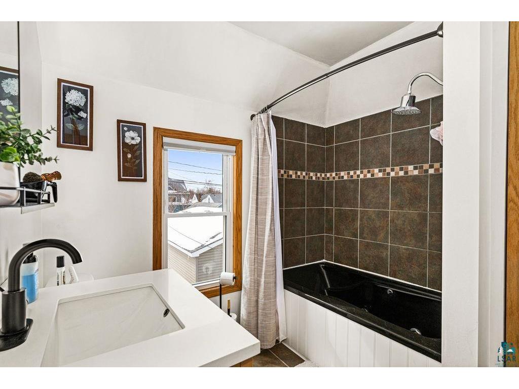 1714 E 4th St Superior WI 54880 6124093 image21