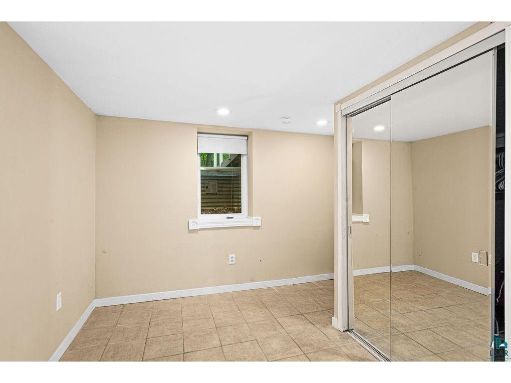 1724 Warren Ave Duluth MN 55811 6125896 image32
