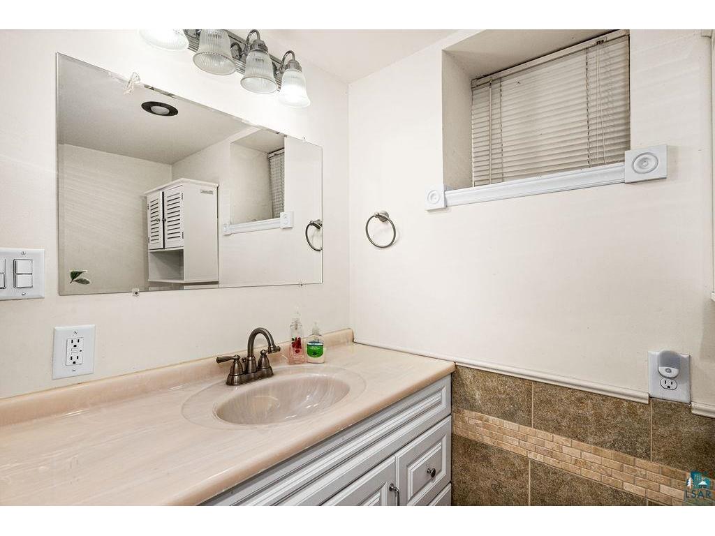 1724 Warren Ave Duluth MN 55811 6125896 image33