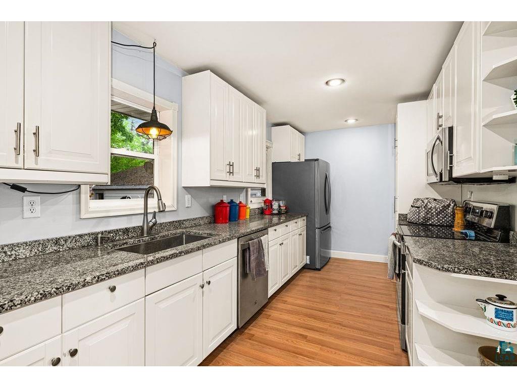 1724 Warren Ave Duluth MN 55811 6125896 image5