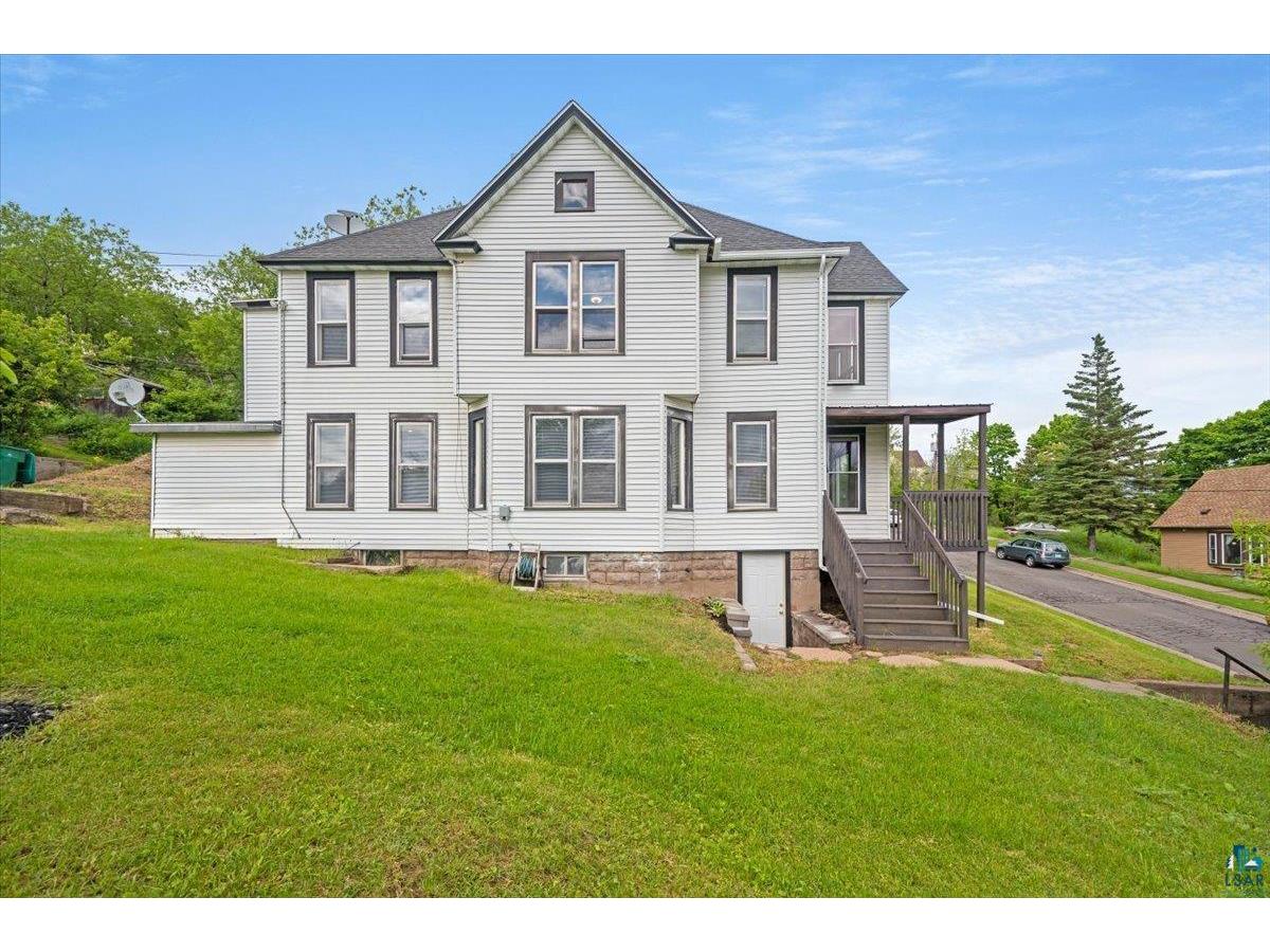 1727 W 2nd St Duluth MN 55806 6114231 image1