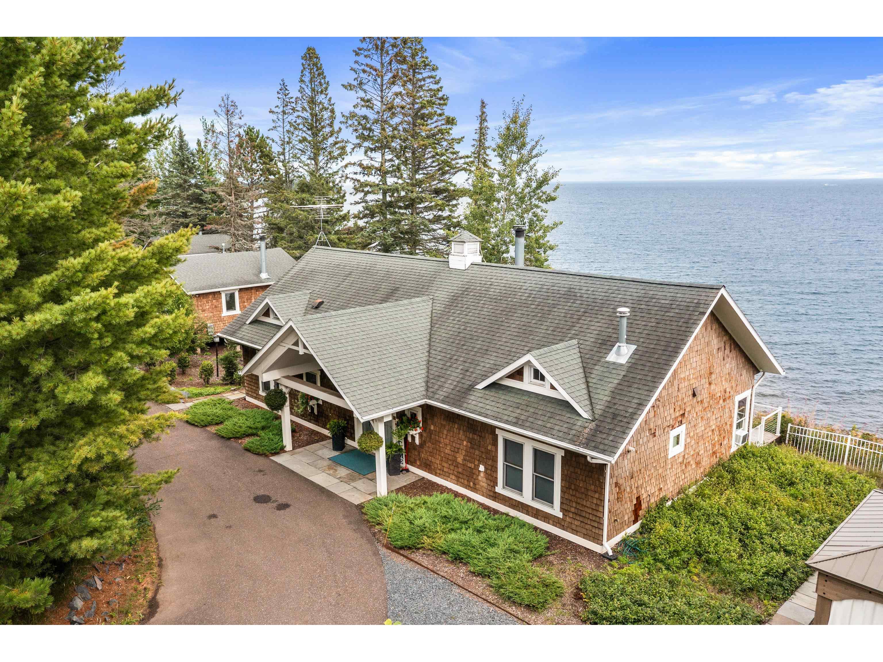 1788 County Hwy 61 Two Harbors MN 55616 - Lake Superior 6122338 image1