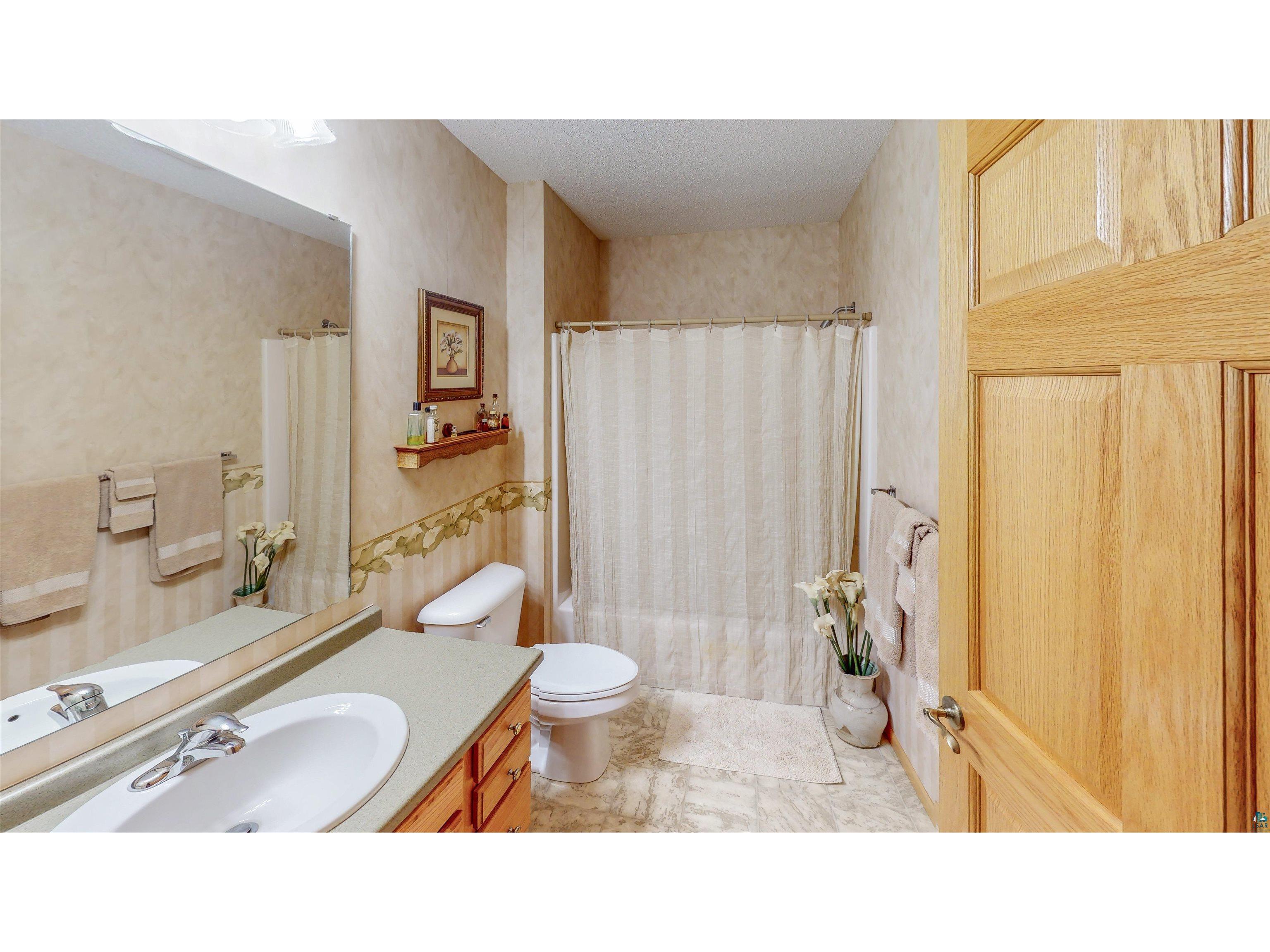 1804 Hwy 61 E Grand Marais MN 55604 6124556 image14
