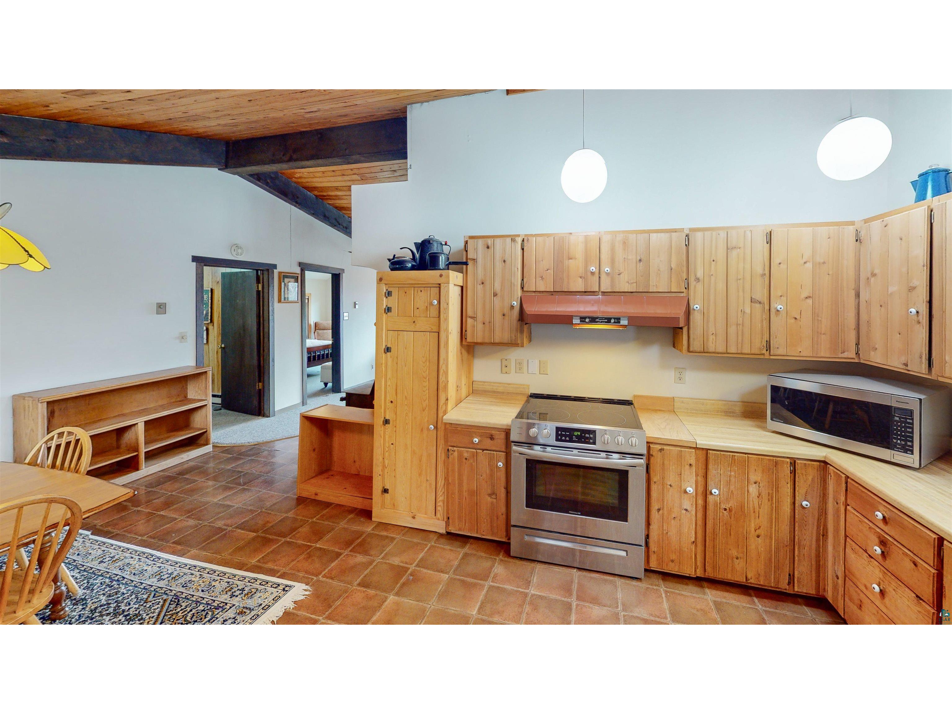 1804 Hwy 61 E Grand Marais MN 55604 6124556 image41