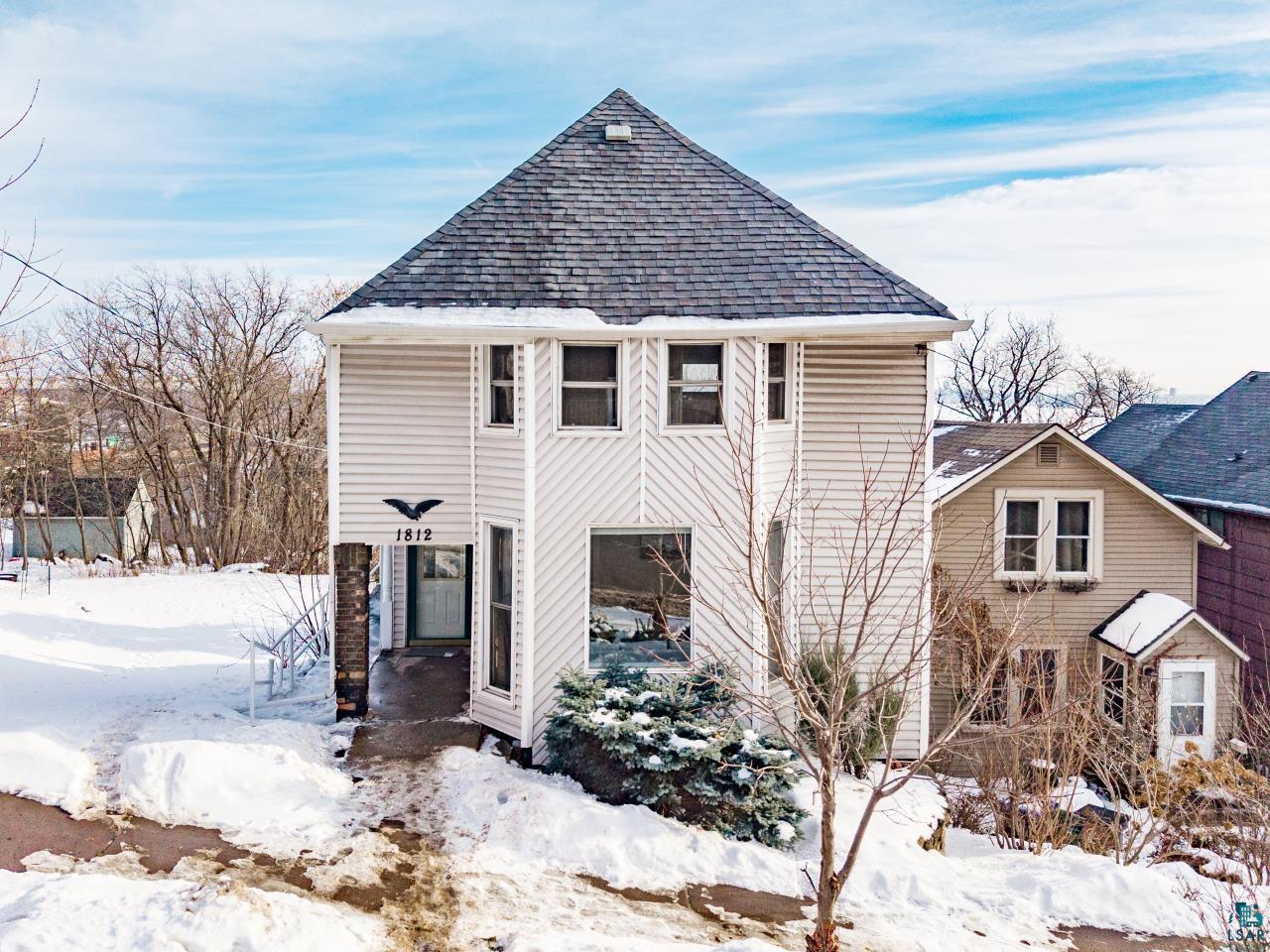 1812 W 3rd St Duluth MN 55806 6123299 image1
