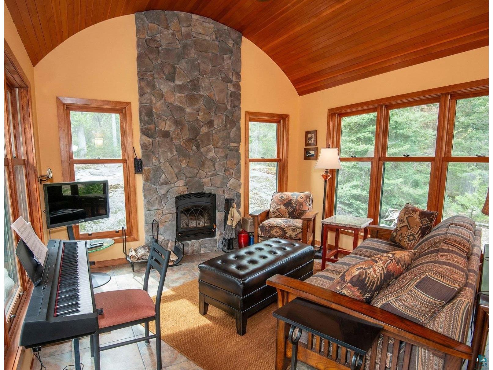 190 N Loon Lake Rd Grand Marais MN 55604 - Loon 6126257 image9