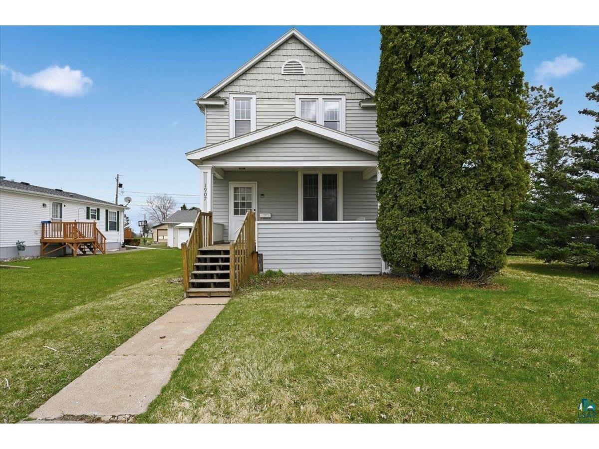 1907 E 4th Street Superior WI 54880 6125014 image1