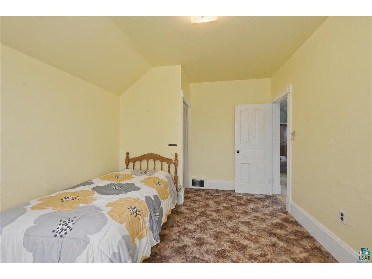 1907 E 4th Street Superior WI 54880 6125014 image24
