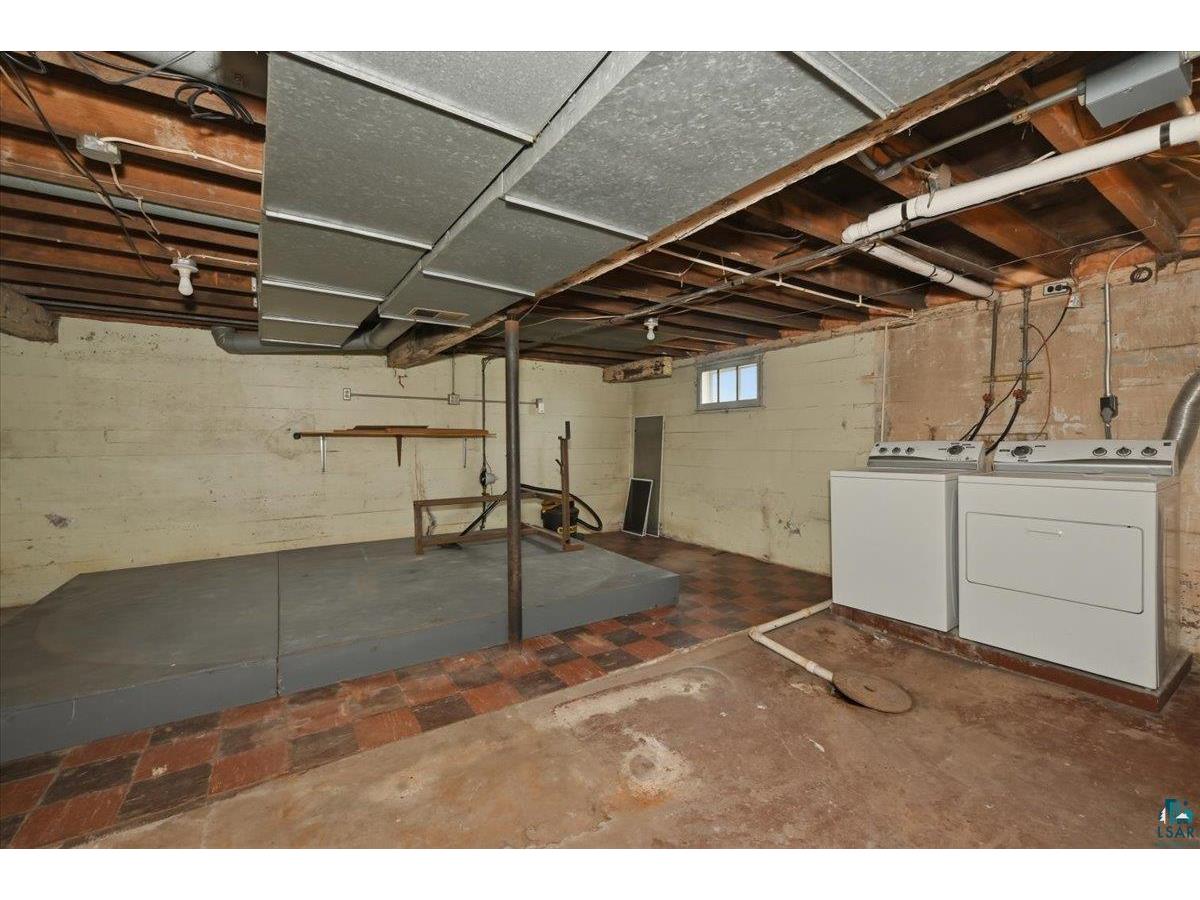 1907 E 4th Street Superior WI 54880 6125014 image29