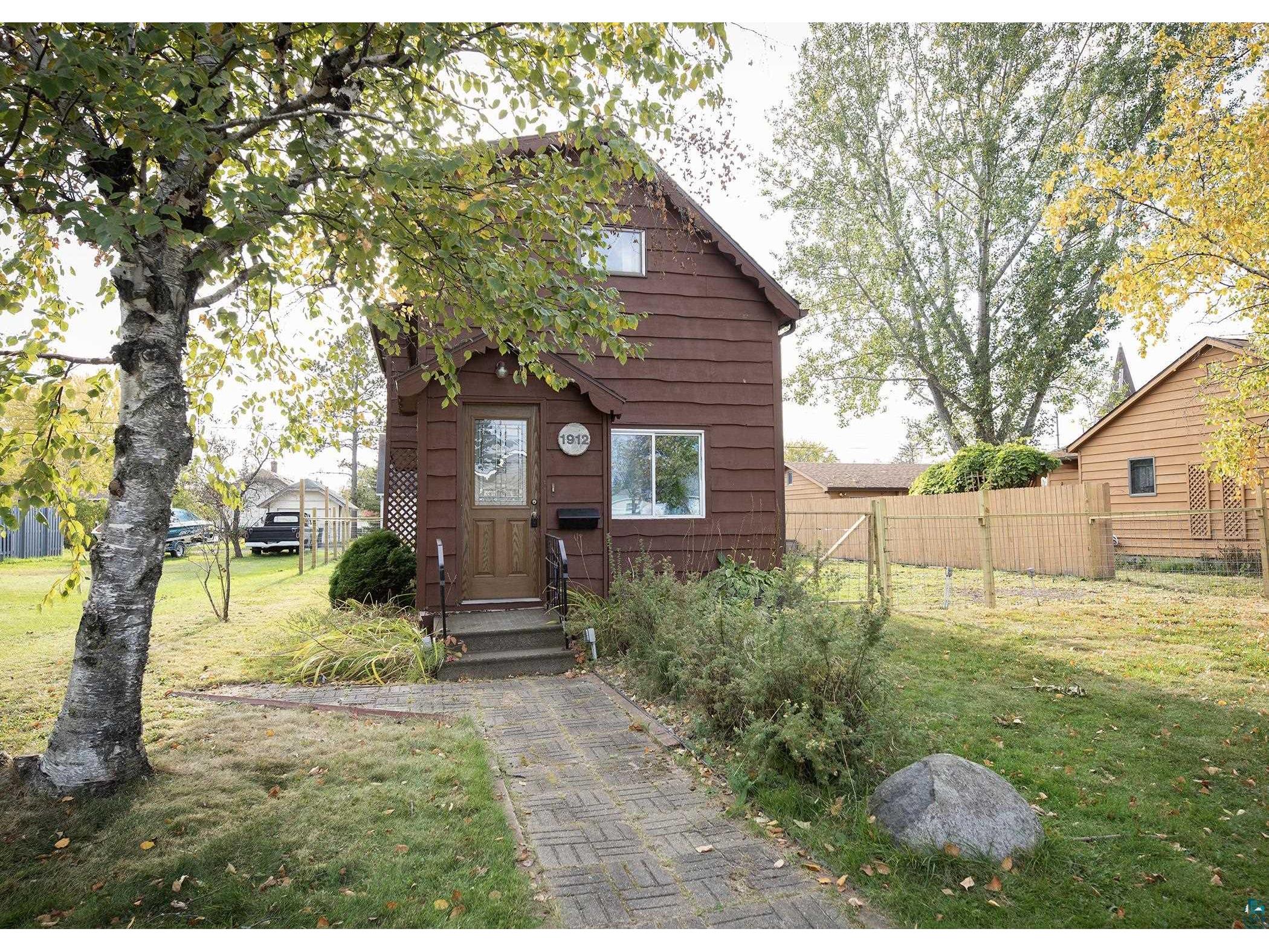 1912 E 3rd St Superior WI 54880 6116561 image1