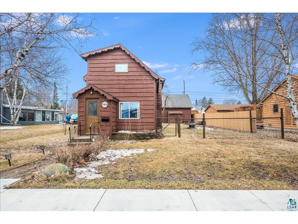 1912 E 3rd St Superior WI 54880 6124491 image1