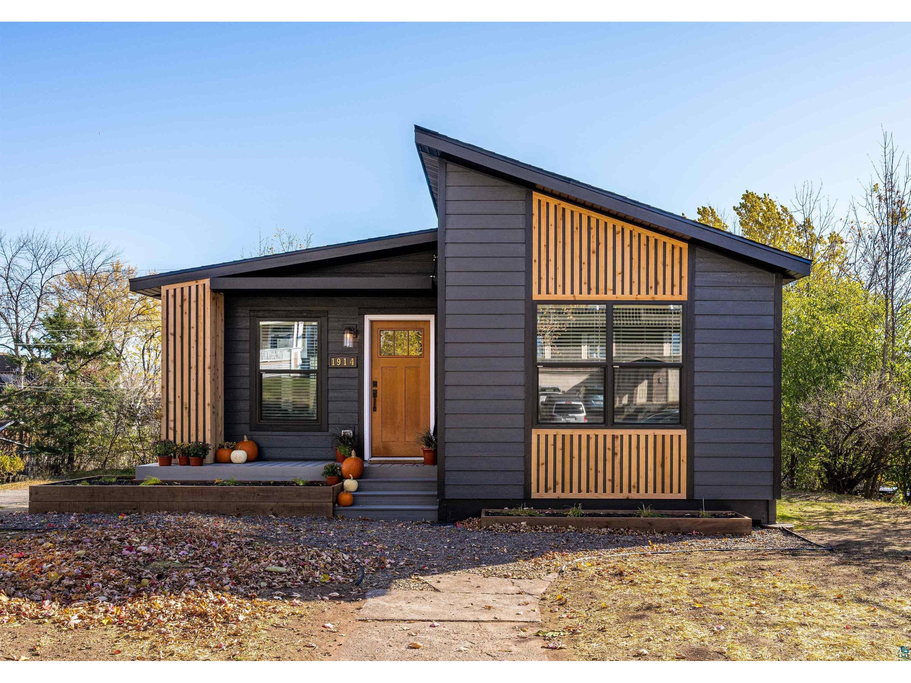 1914 E 1st St Duluth MN 55812 6123757 image1