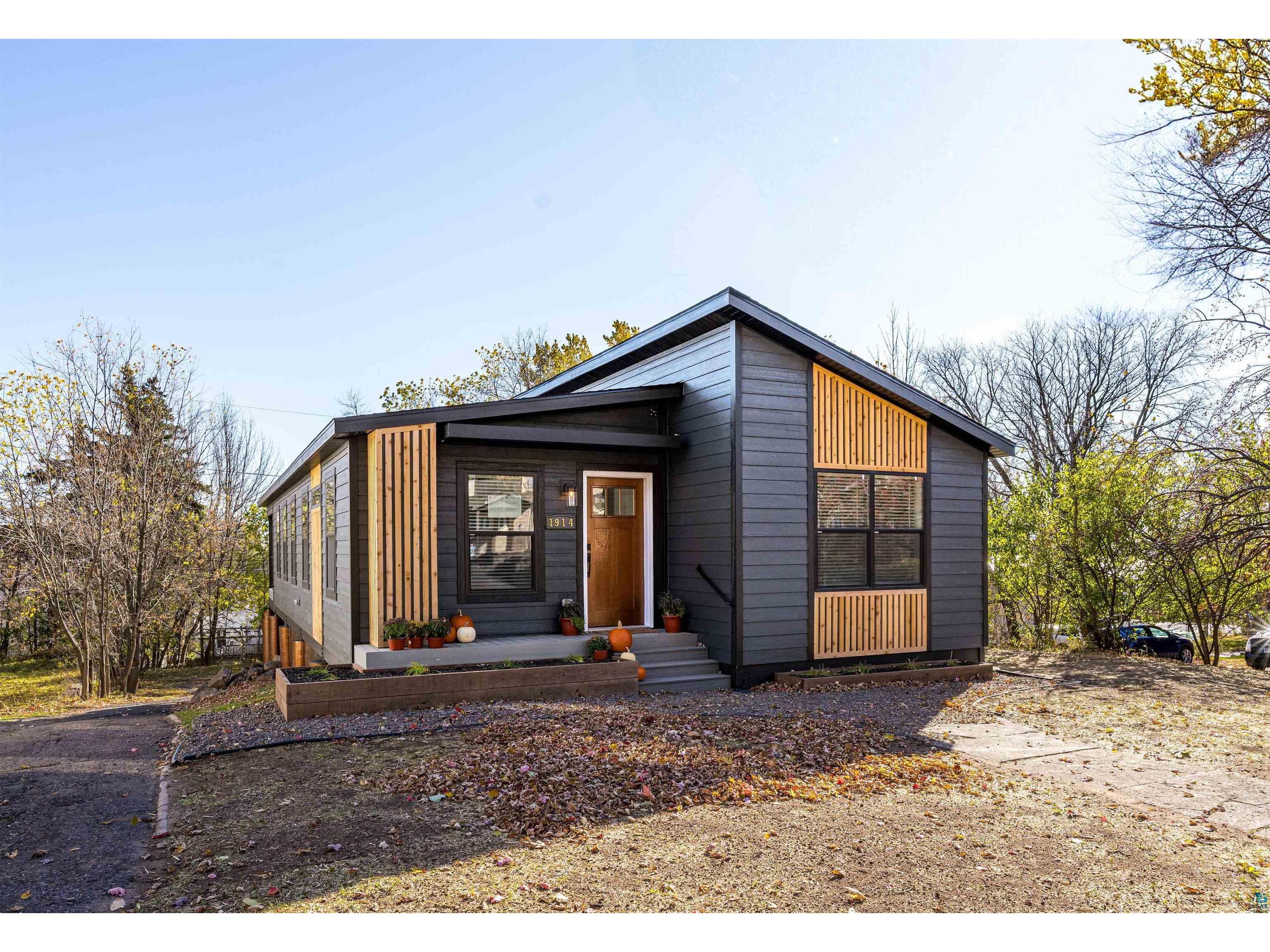 1914 E 1st St Duluth MN 55812 6123757 image2