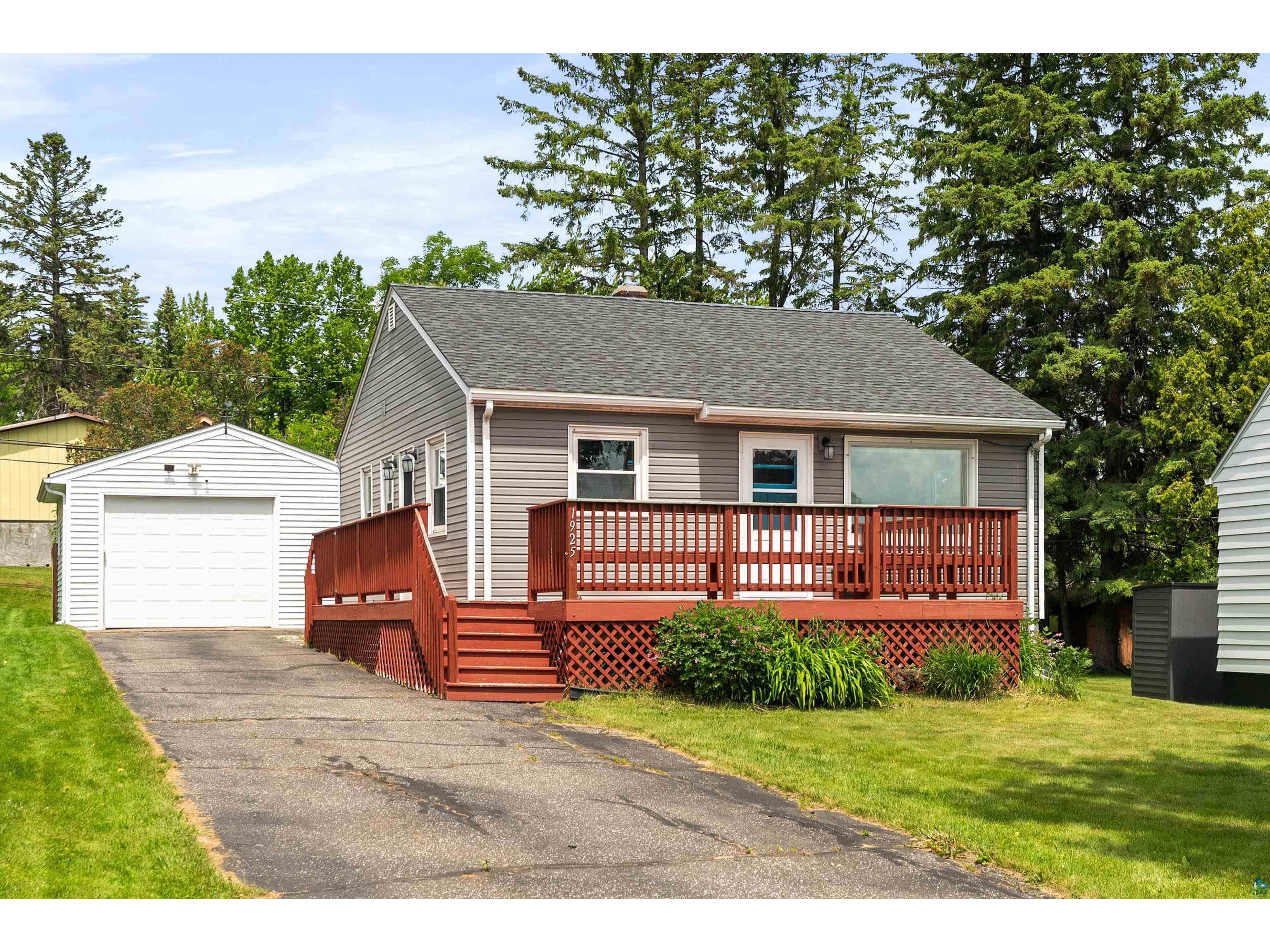 1925 Gearhart St Duluth MN 55811 6120216 image1