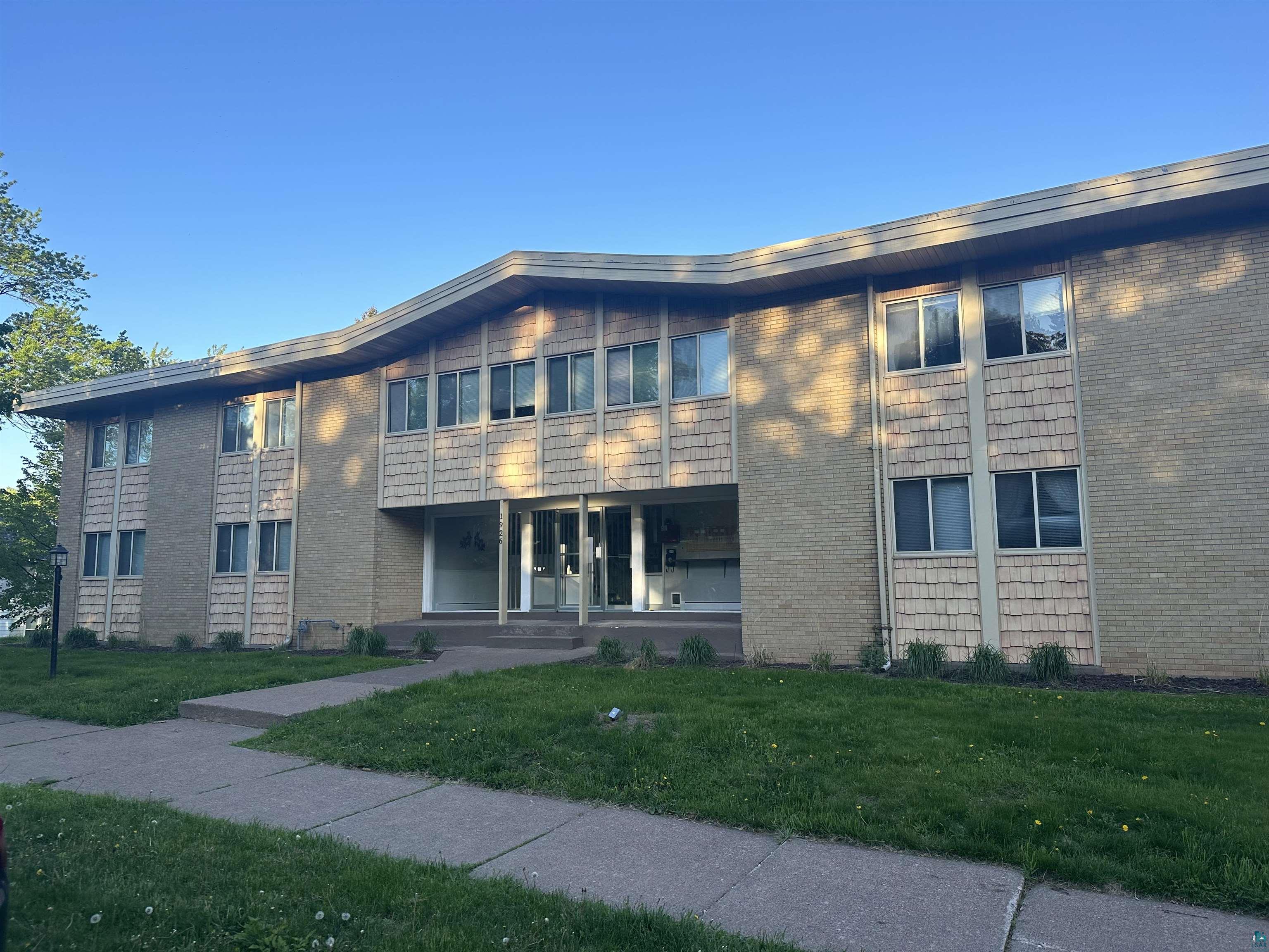 1926 E 2nd St Duluth MN 55812 6113933 image1