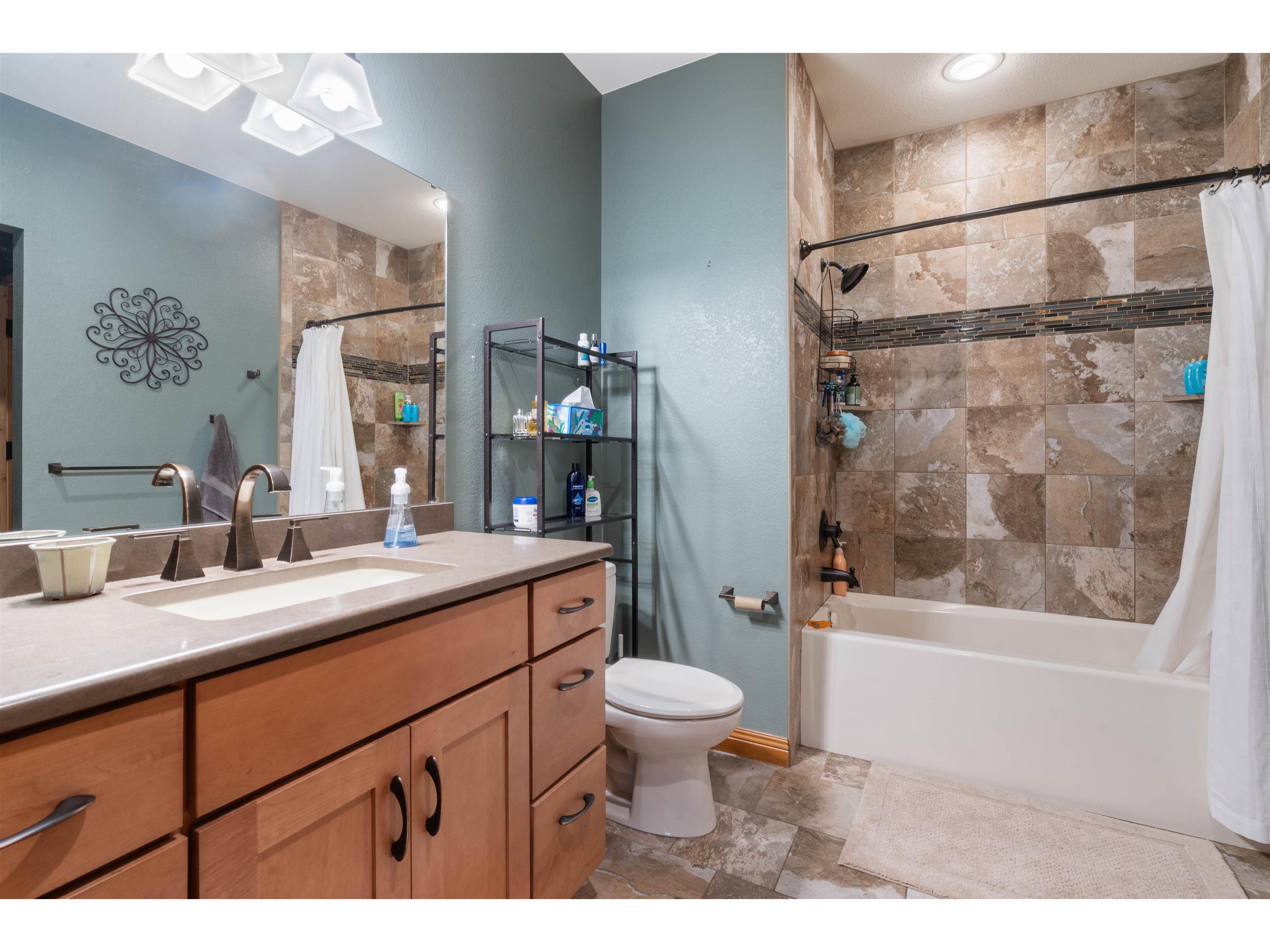 1950 Middle Ln Duluth MN 55811 6121732 image35