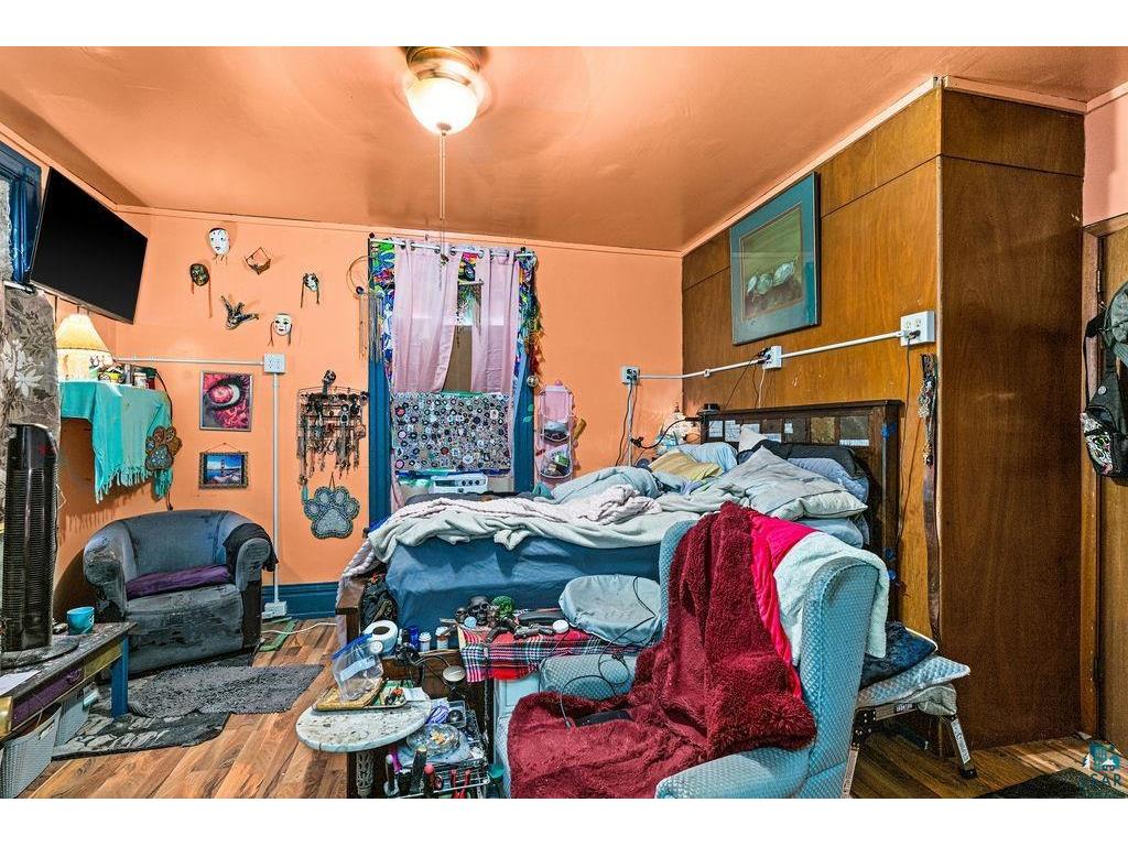 2 and 4 S 16th Ave E Duluth MN 55812 6126831 image10