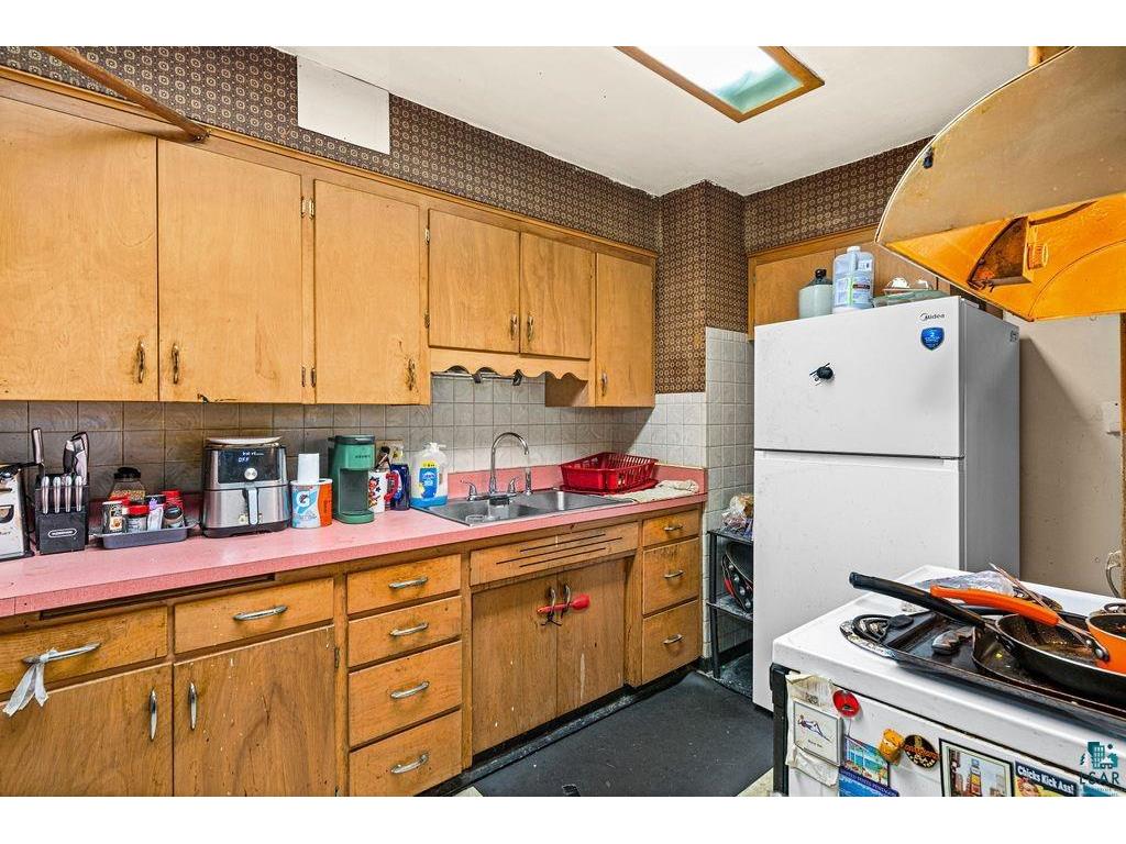 2 and 4 S 16th Ave E Duluth MN 55812 6126831 image6