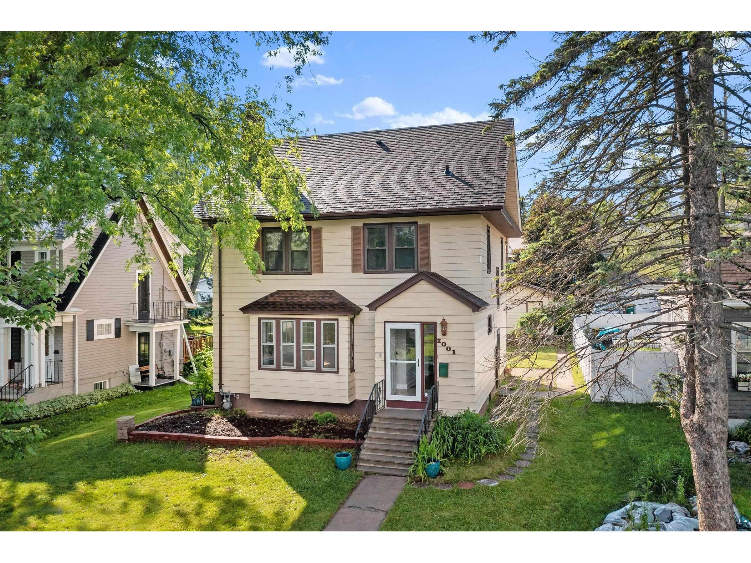 2001 E 9th St Duluth MN 55812 6109075 image1