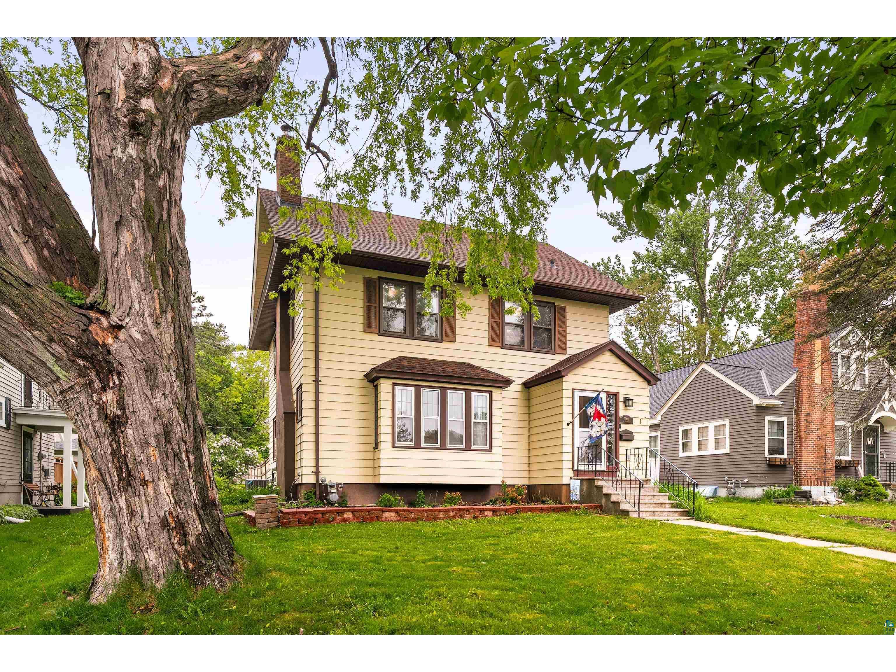 2001 E 9th St Duluth MN 55812 6125929 image1
