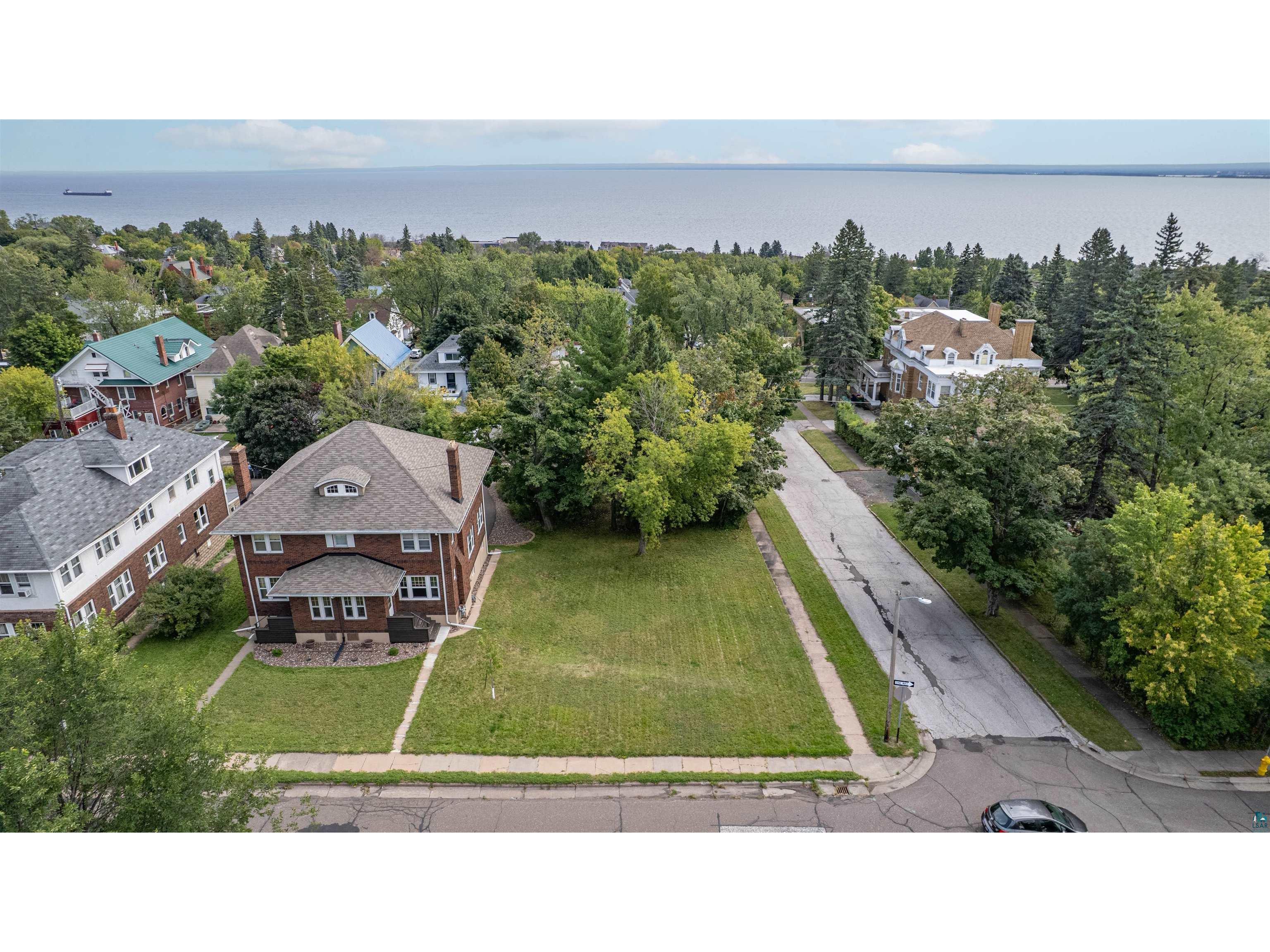 200X E 3rd St Duluth MN 55805 6124951 image2
