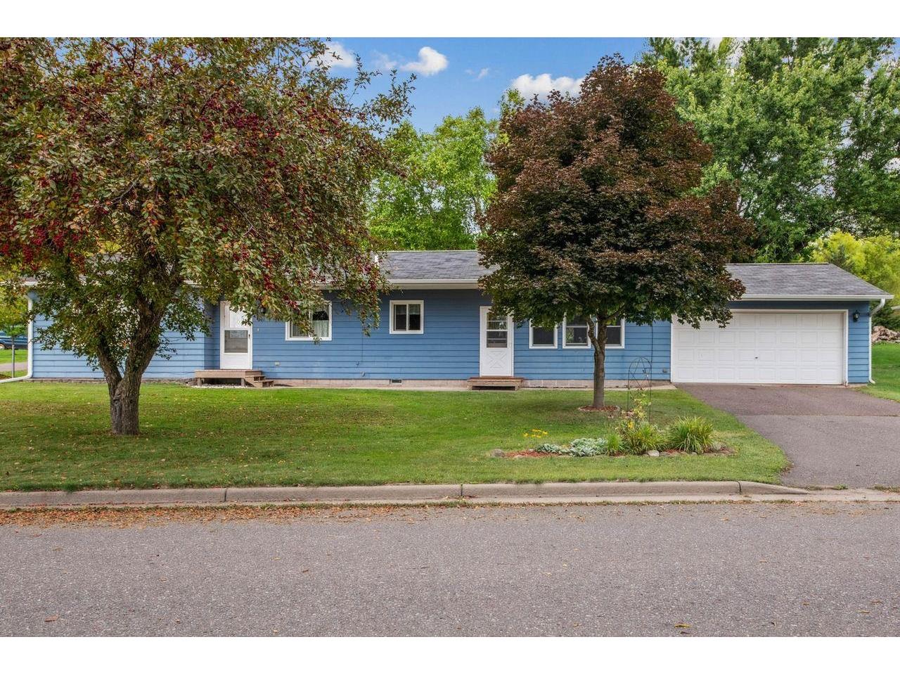 201 E 7th St Washburn WI 54891 6122071 image1