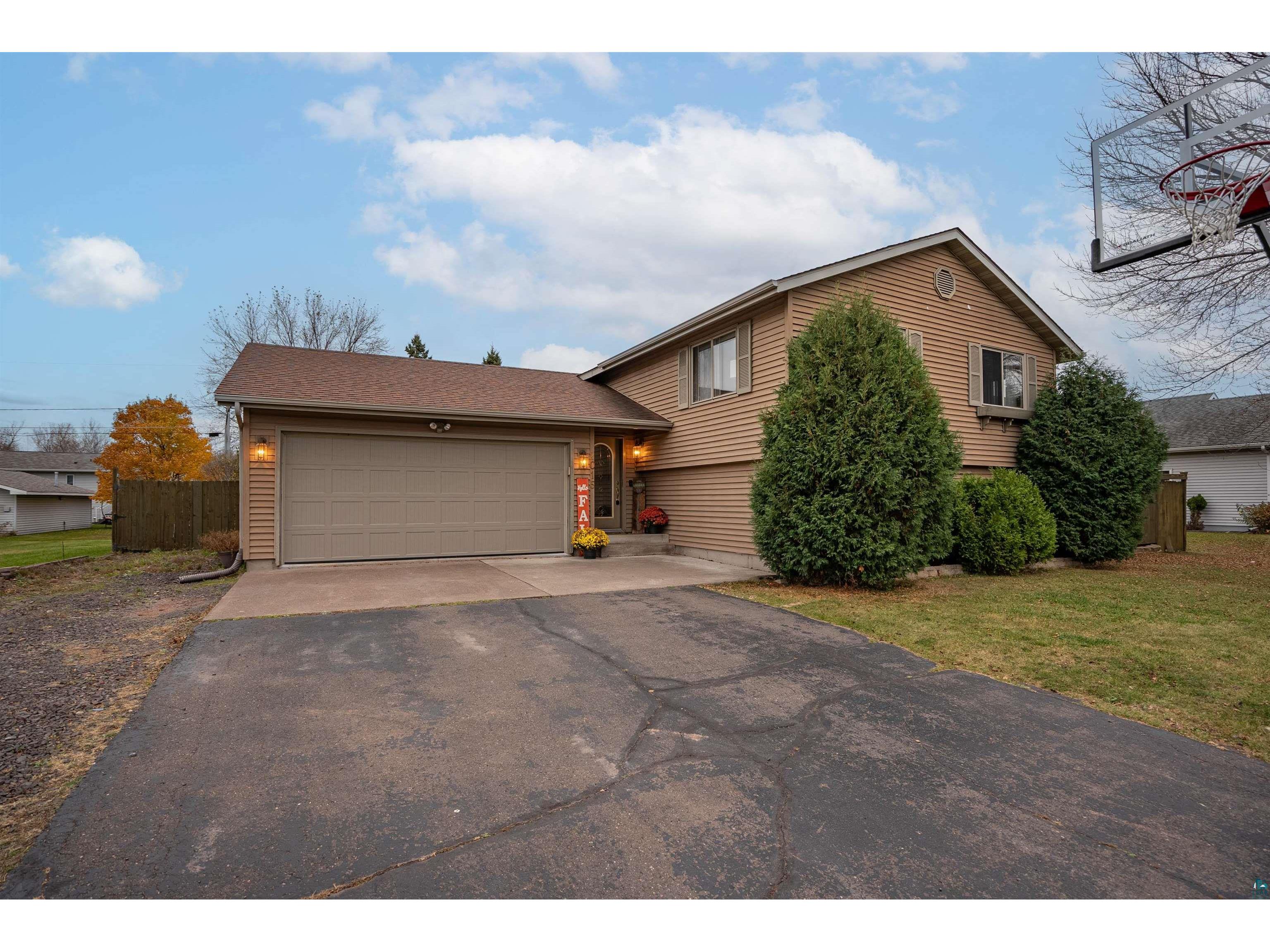 2015 E 11th St Superior WI 54880 6116772 image1