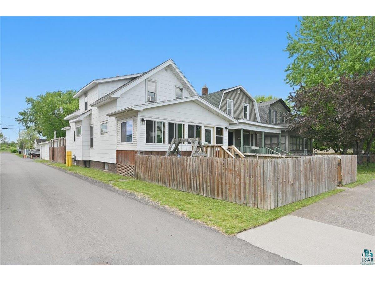 2019 Banks Ave Superior WI 54880 6126202 image1