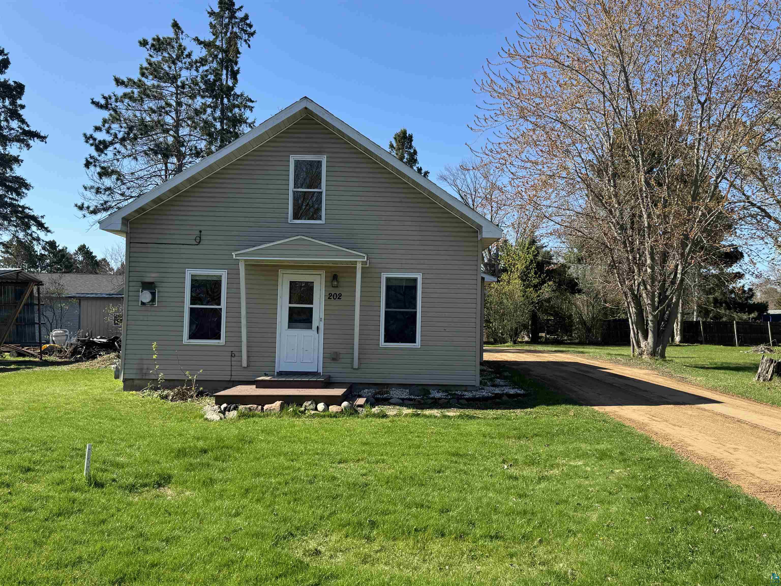 202 1st St NW Hinckley MN 55037 6125055 image1