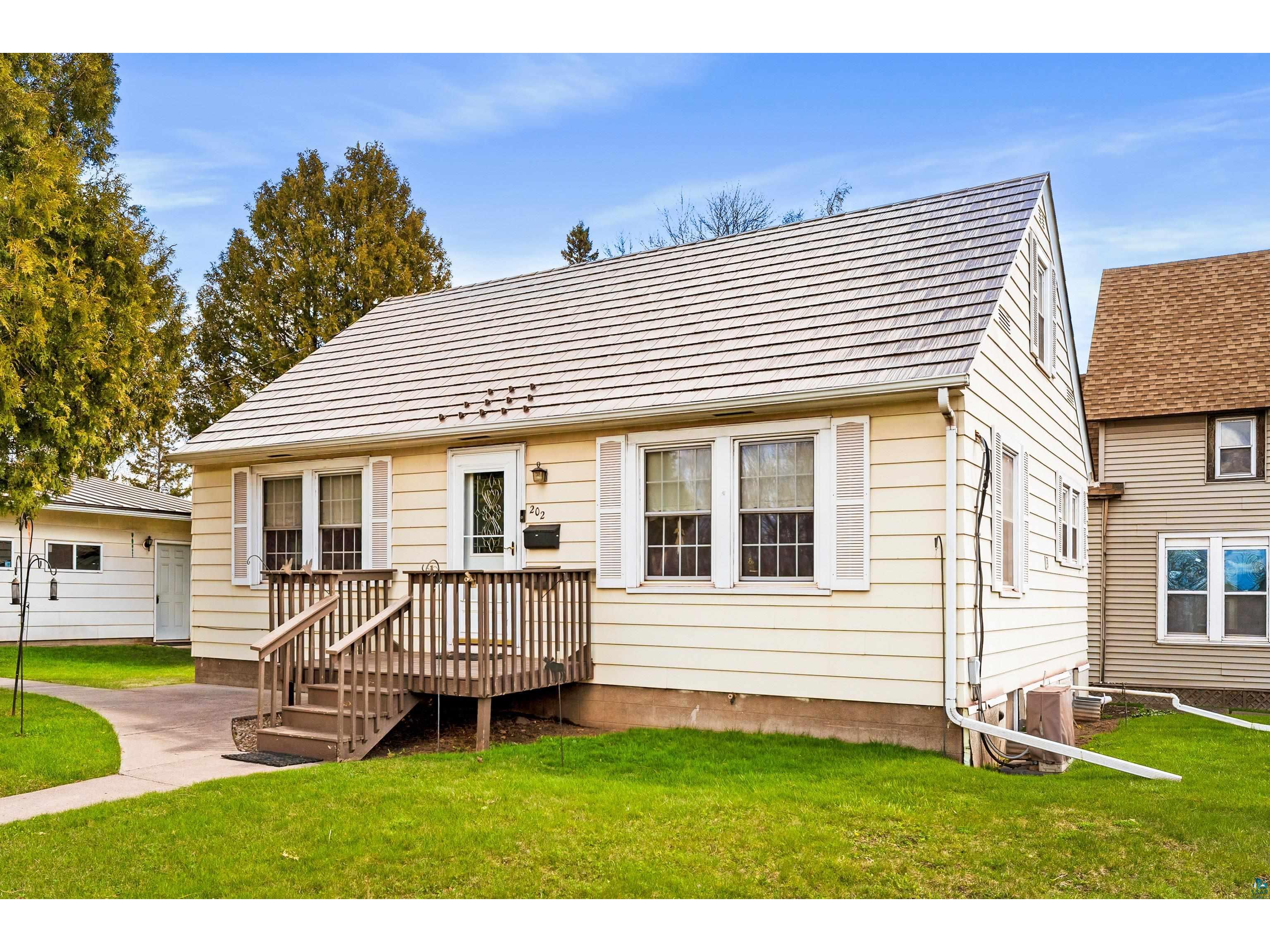 202 8th St Two Harbors MN 55616 6125229 image1