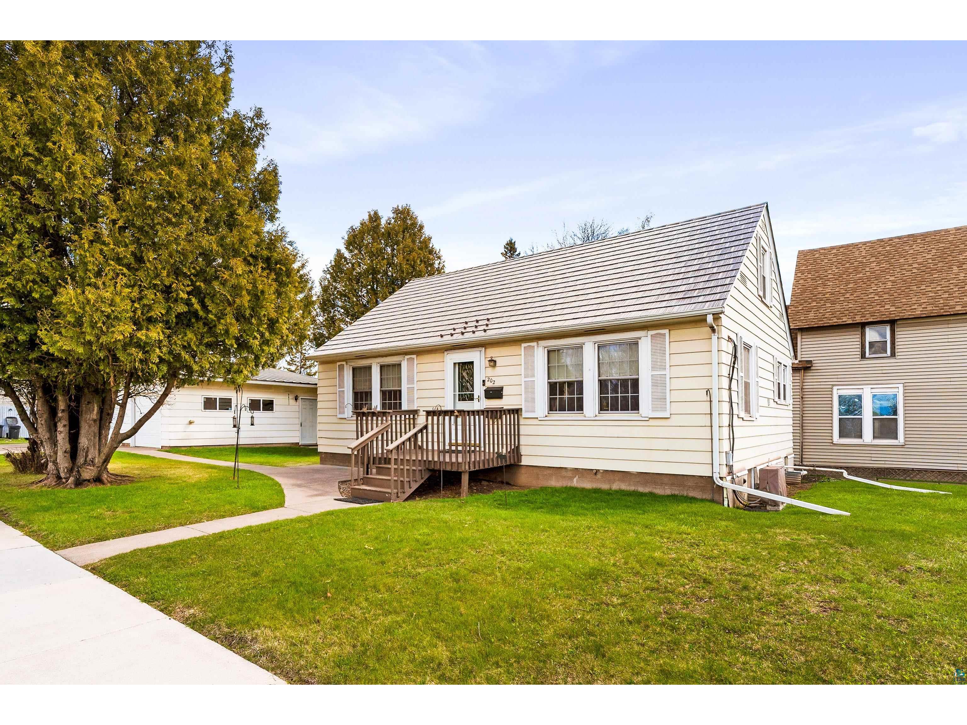 202 8th St Two Harbors MN 55616 6125229 image2