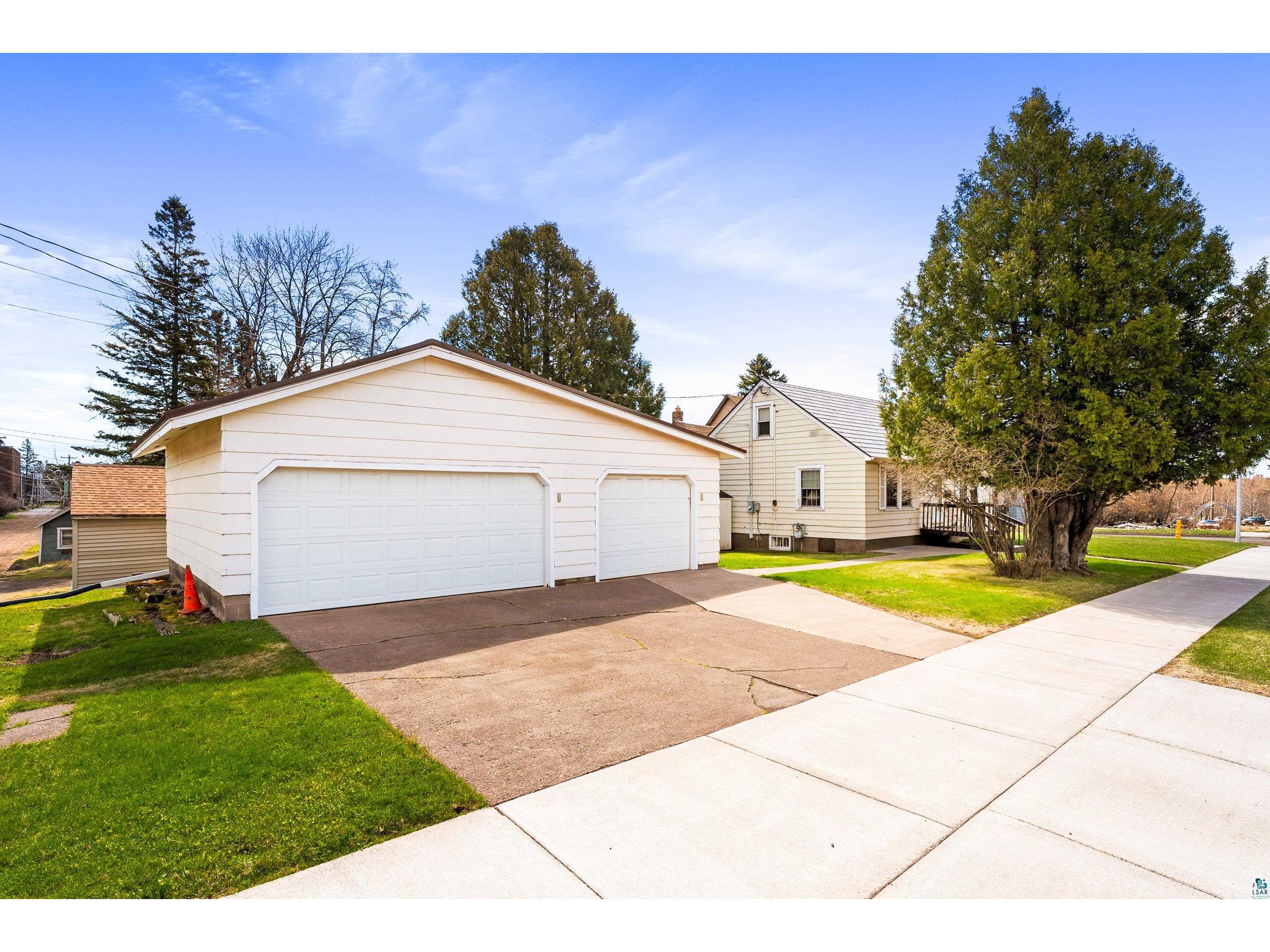 202 8th St Two Harbors MN 55616 6125229 image3