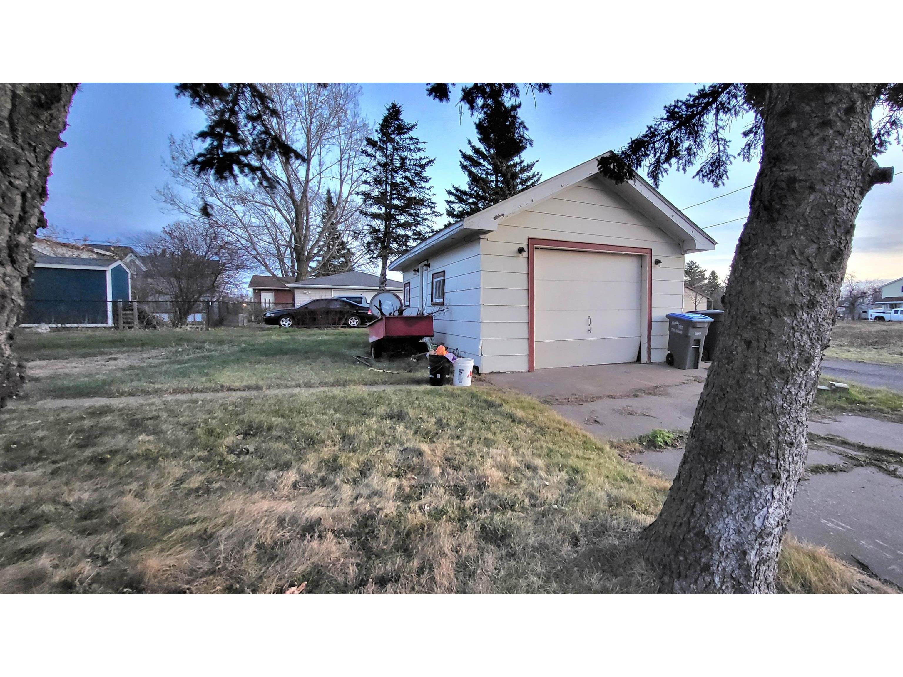 202 E 2nd St Superior WI 54880 - Lake Superior 6122993 image10