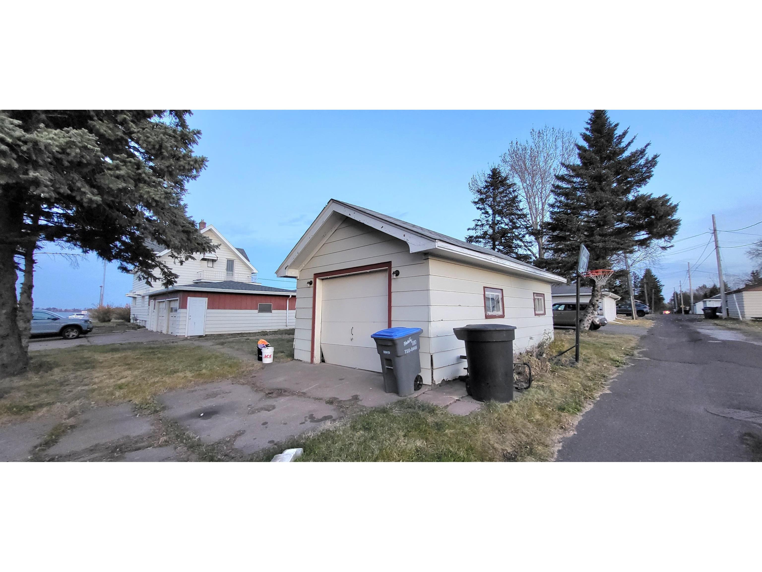 202 E 2nd St Superior WI 54880 - Lake Superior 6122993 image11