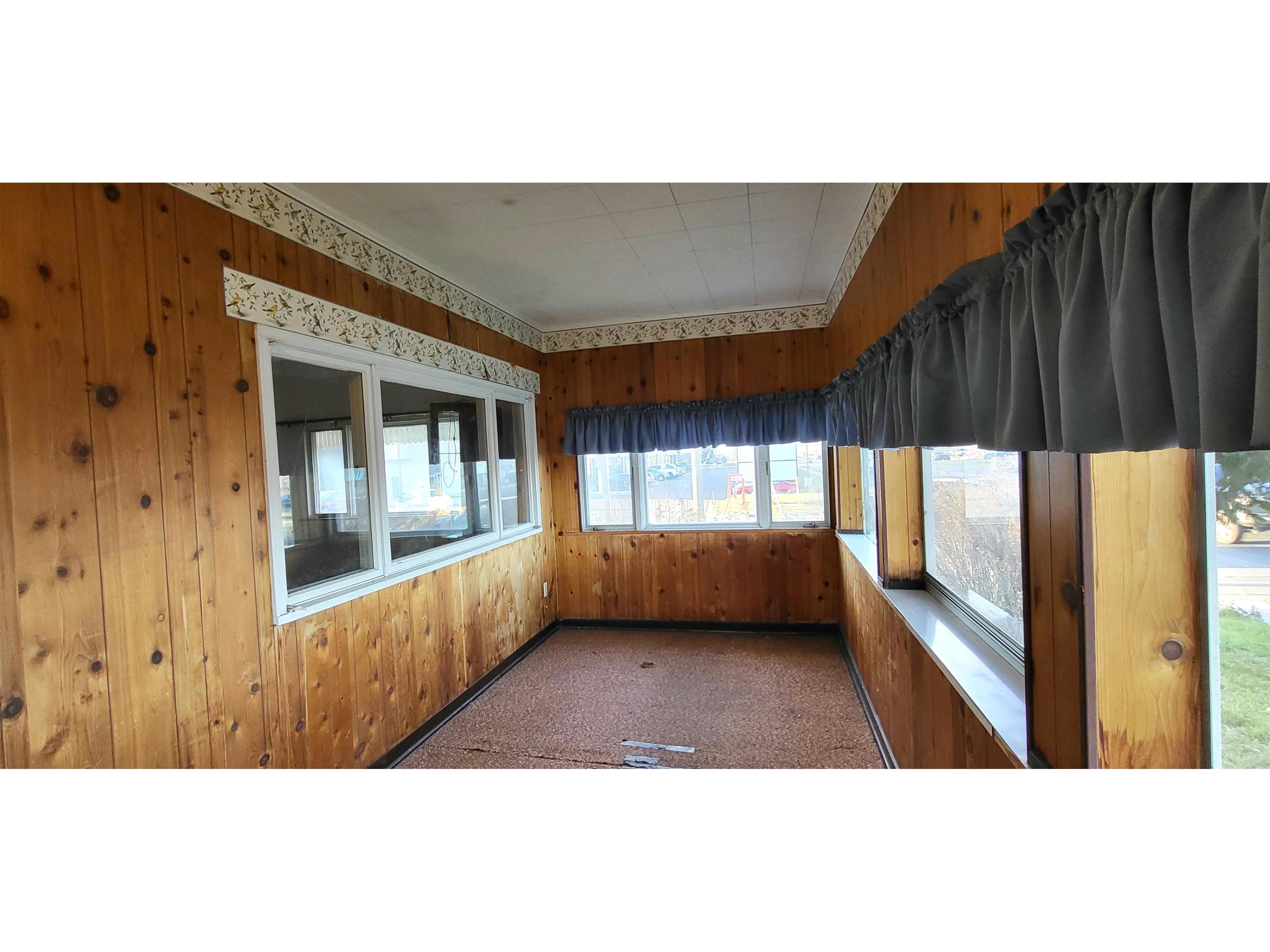 202 E 2nd St Superior WI 54880 - Lake Superior 6122993 image12