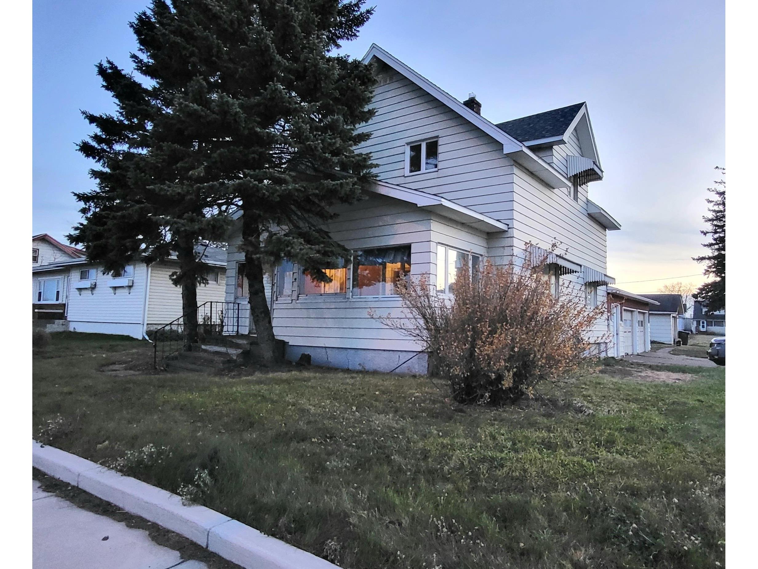 202 E 2nd St Superior WI 54880 - Lake Superior 6122993 image2