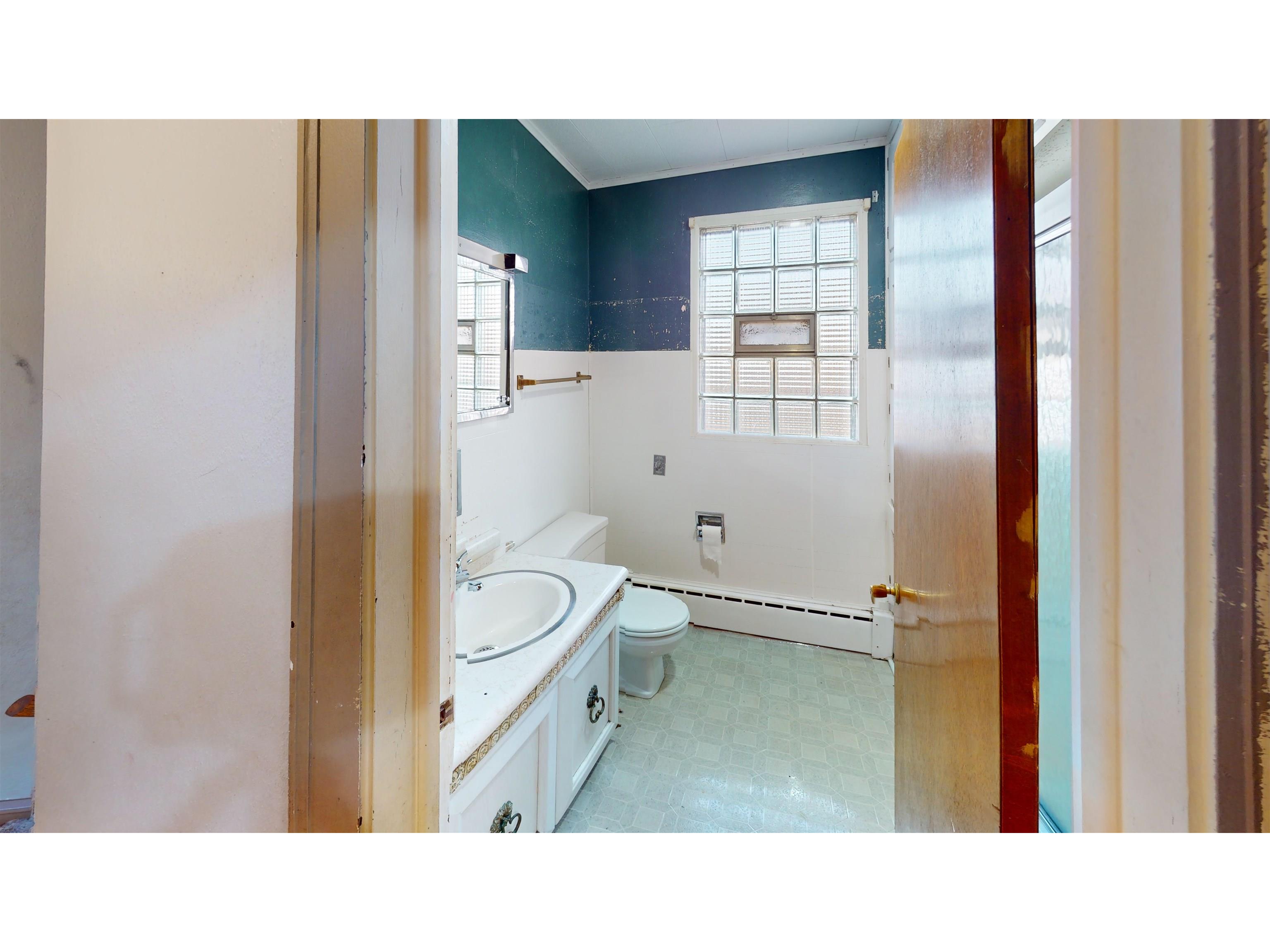 202 E 2nd St Superior WI 54880 - Lake Superior 6122993 image20