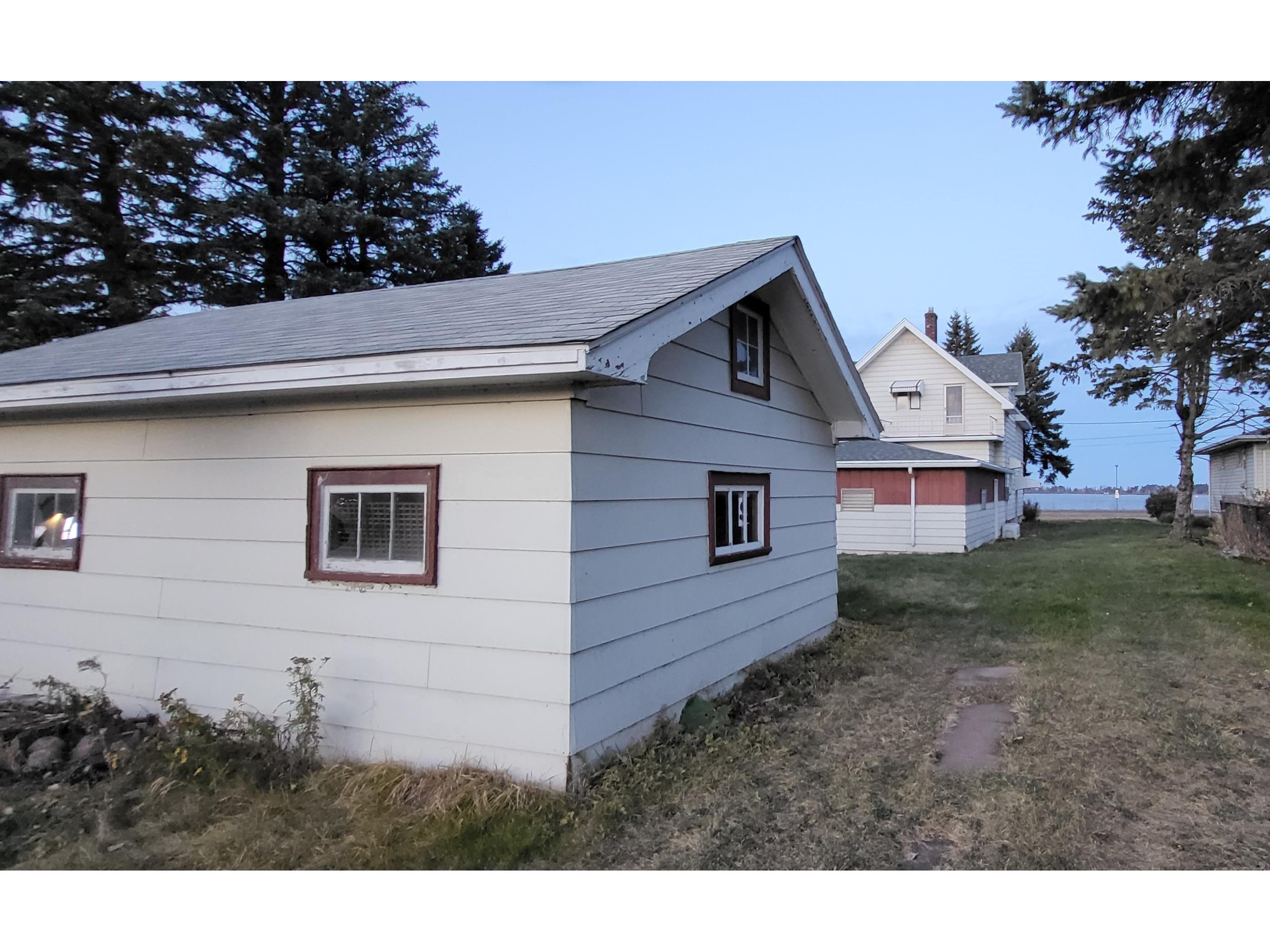 202 E 2nd St Superior WI 54880 - Lake Superior 6122993 image9