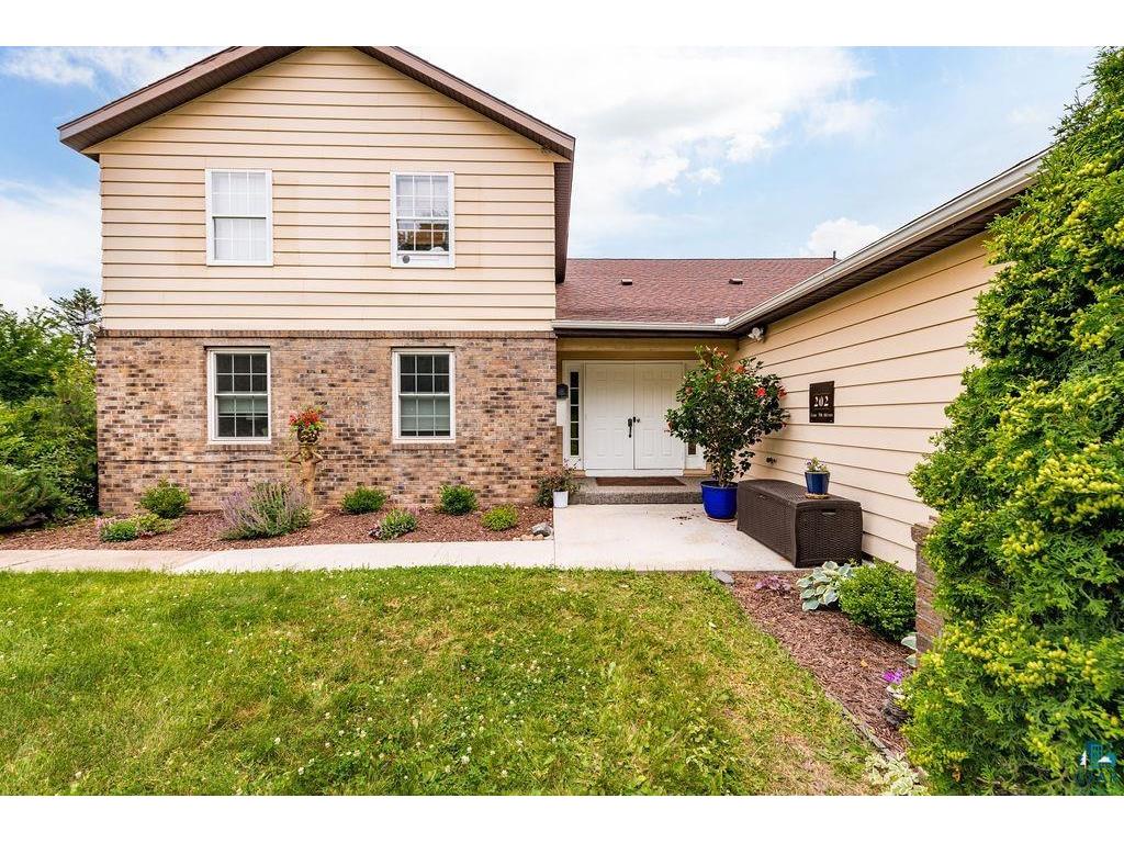 202 E 7th St Duluth MN 55805 6115091 image1