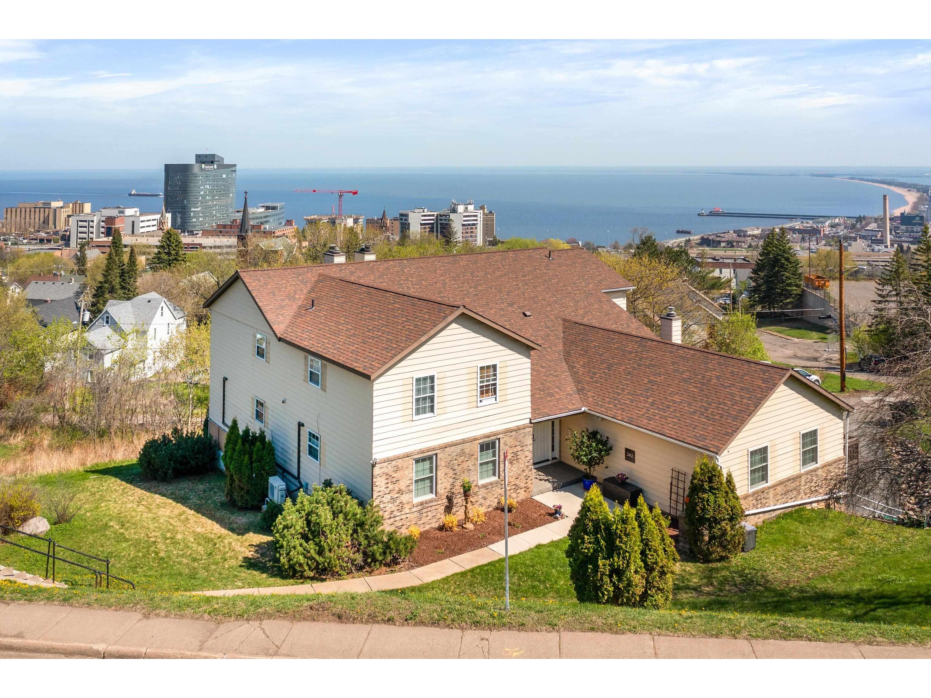 202 E 7th St Duluth MN 55805 6122351 image1