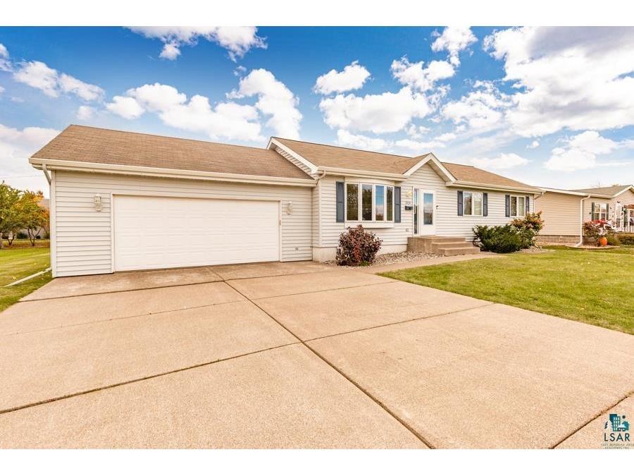 2020 E 11th St Superior WI 54880 6124225 image1