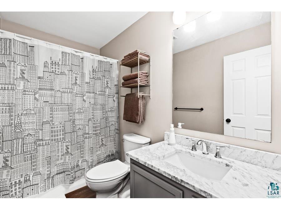 2020 E 11th St Superior WI 54880 6124225 image11