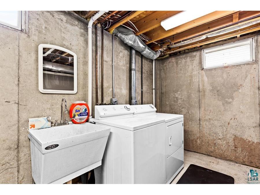 2020 E 11th St Superior WI 54880 6124225 image29