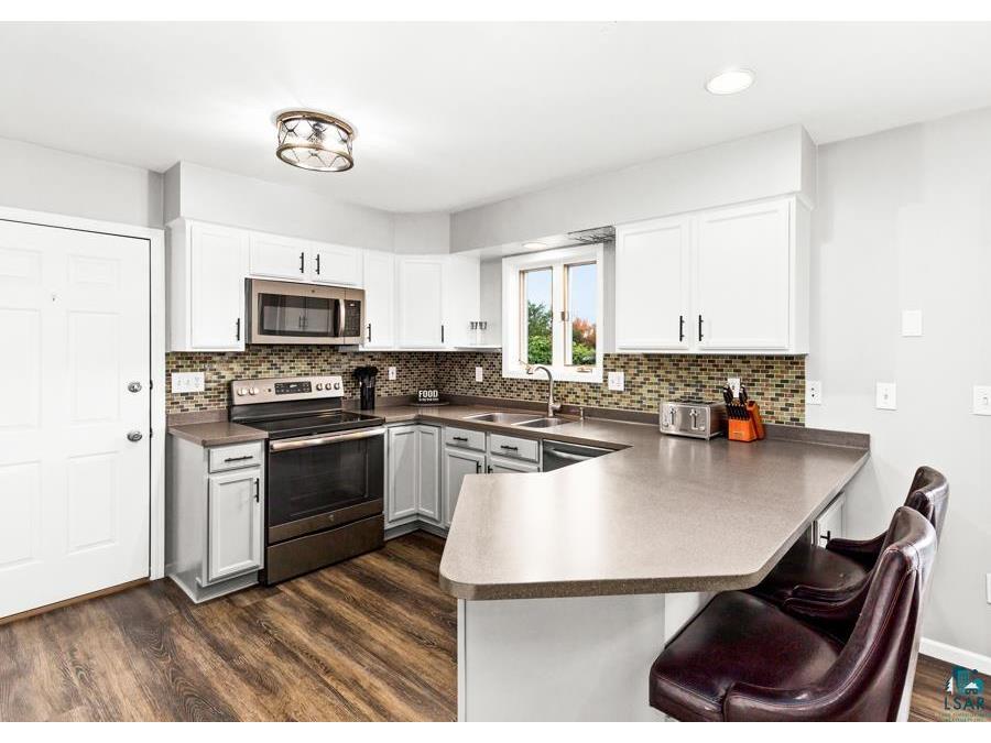 2020 E 11th St Superior WI 54880 6124225 image8