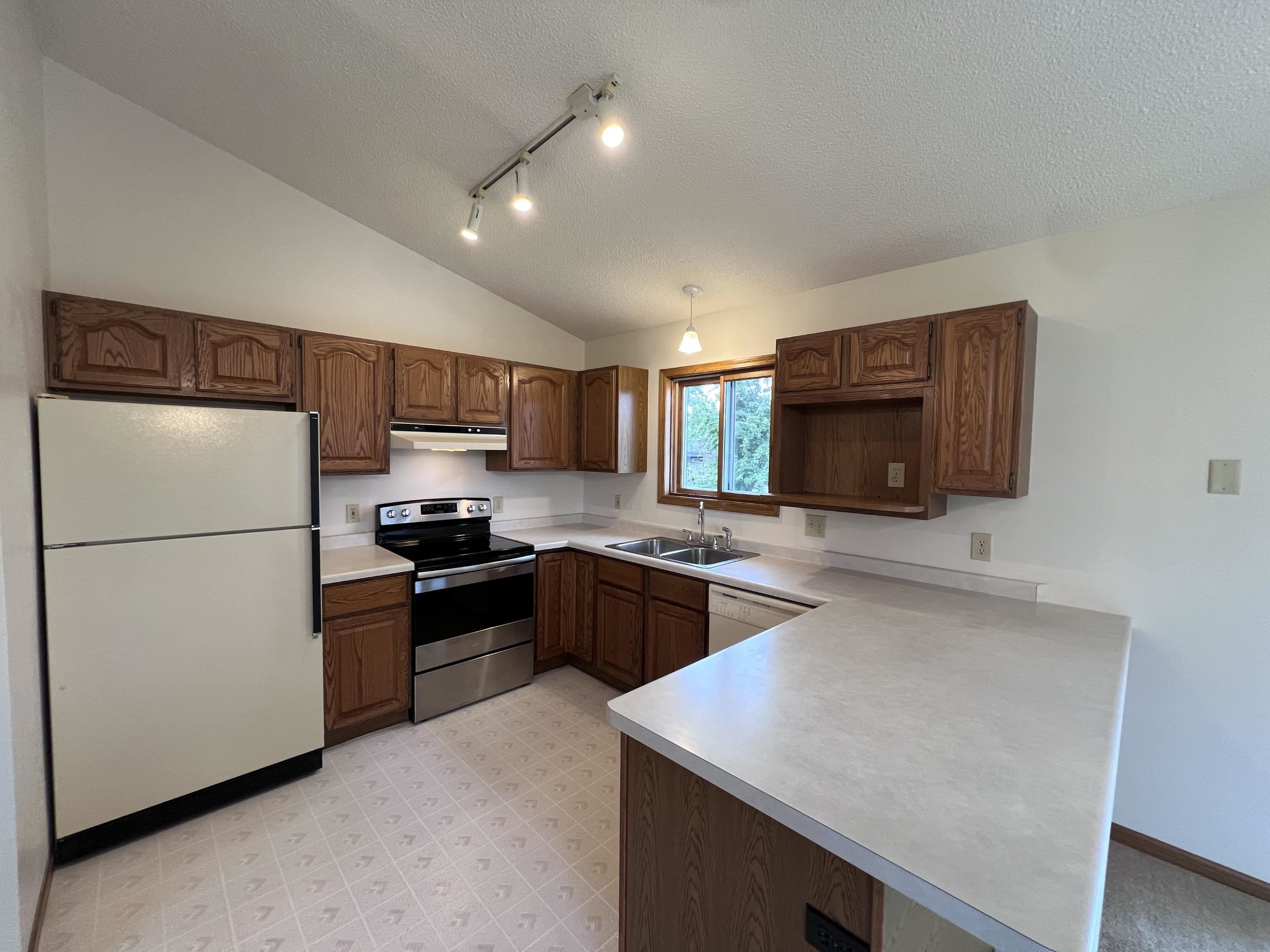 2023 E 11th St Superior WI 54880 6121931 image10