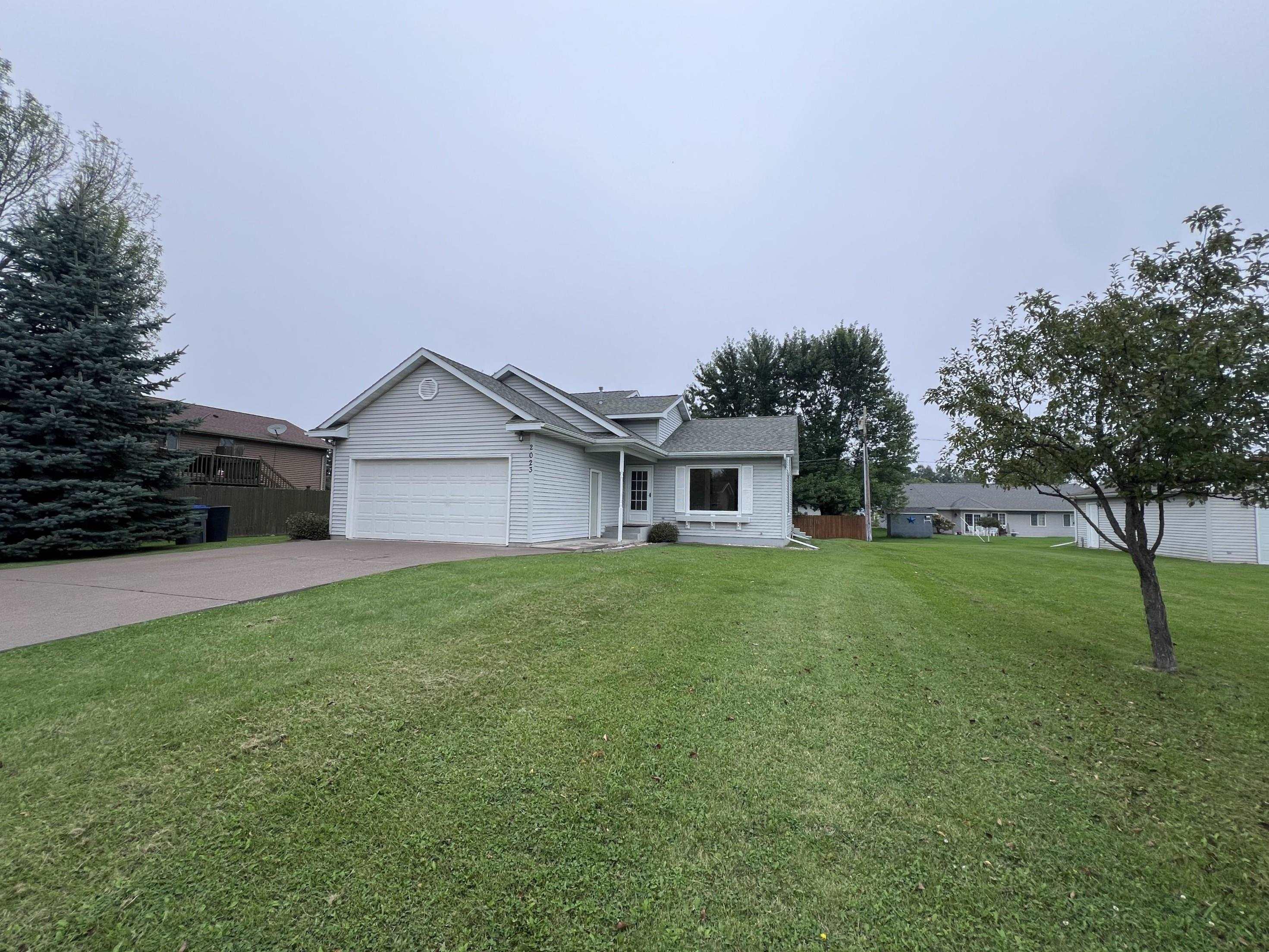 2023 E 11th St Superior WI 54880 6121931 image32