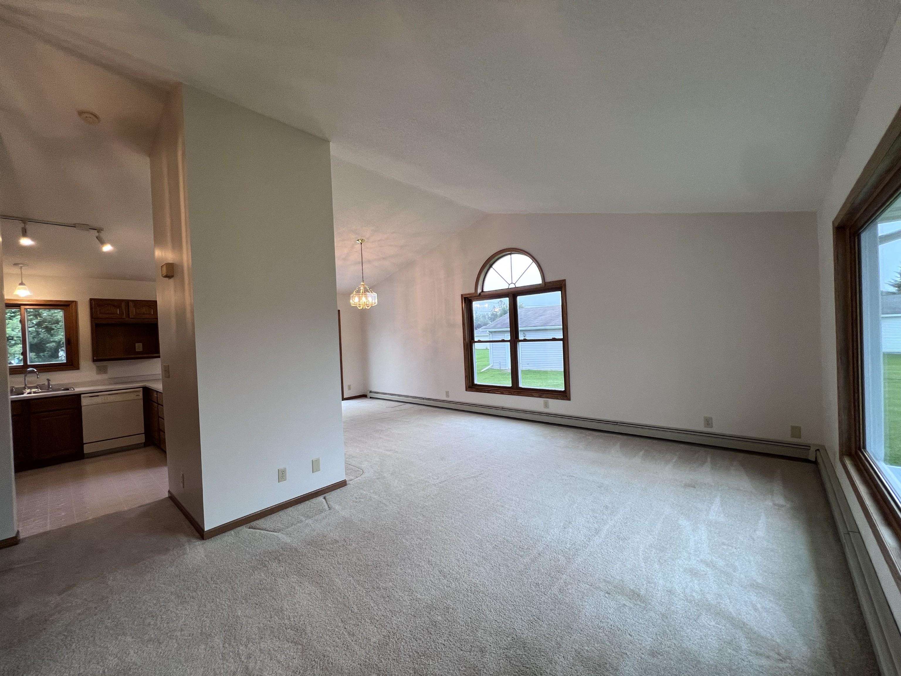 2023 E 11th St Superior WI 54880 6121931 image6