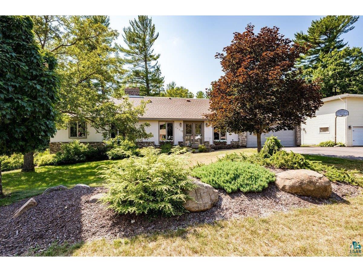 2033 Woodhaven Ln Duluth MN 55803 6109799 image1